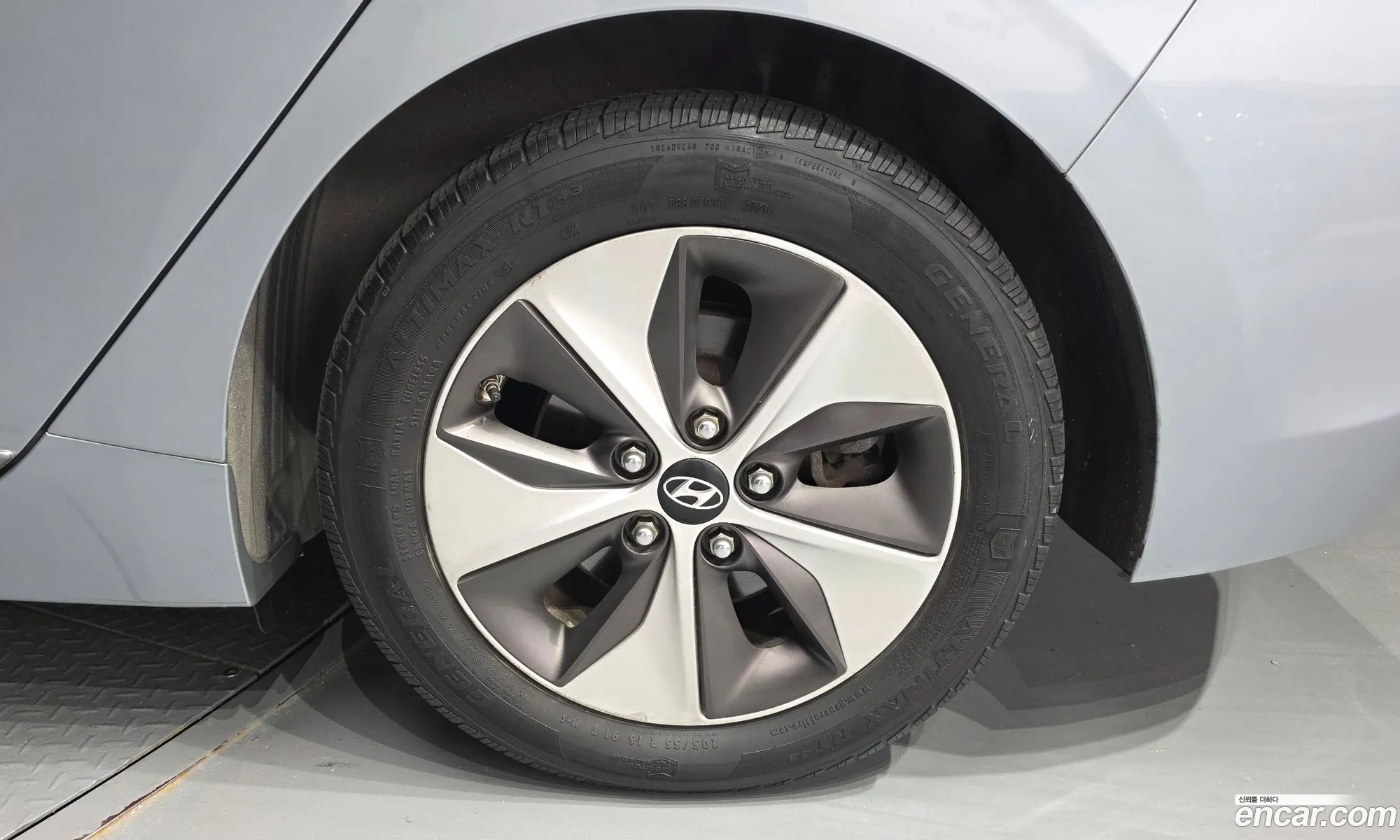 Hyundai Ioniq Electric 2016 — 8