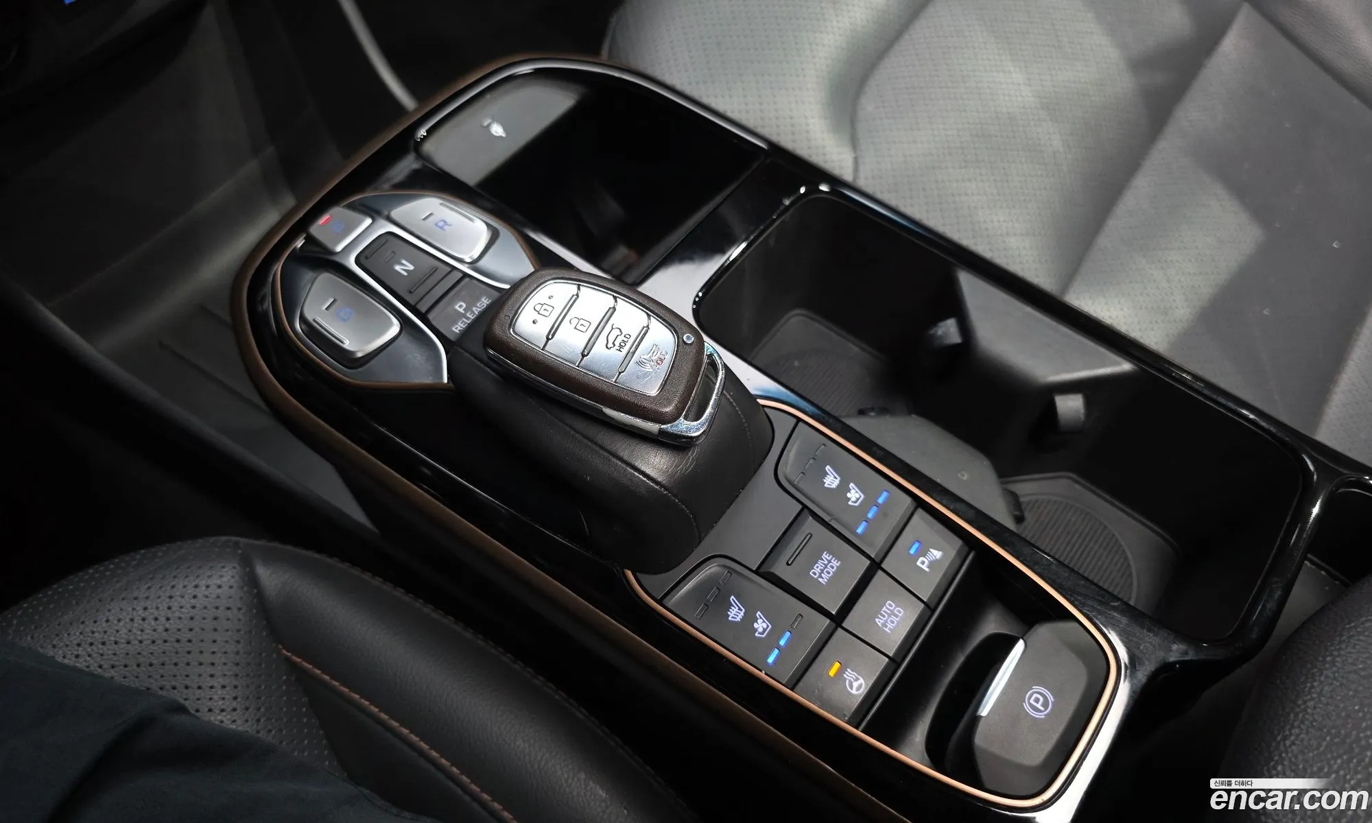 Hyundai Ioniq Electric 2016 — 24