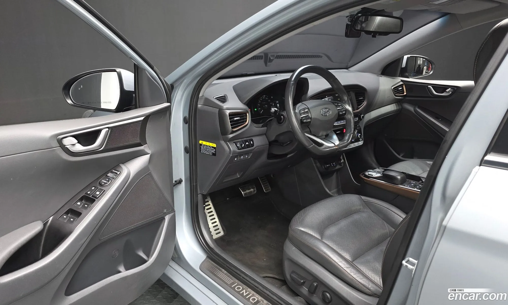 Hyundai Ioniq Electric 2016 — 23