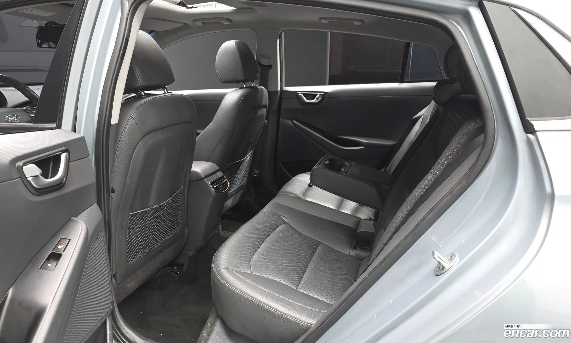 Hyundai Ioniq Electric 2016 — 12