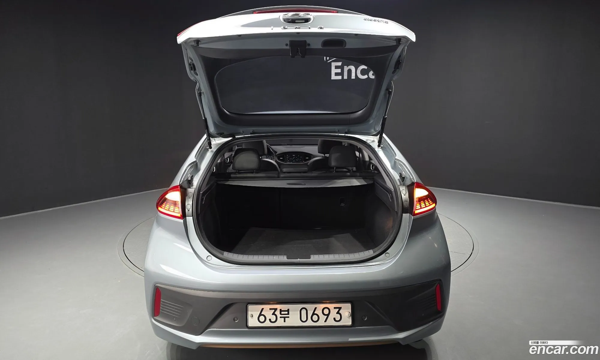 Hyundai Ioniq Electric 2016 — 31