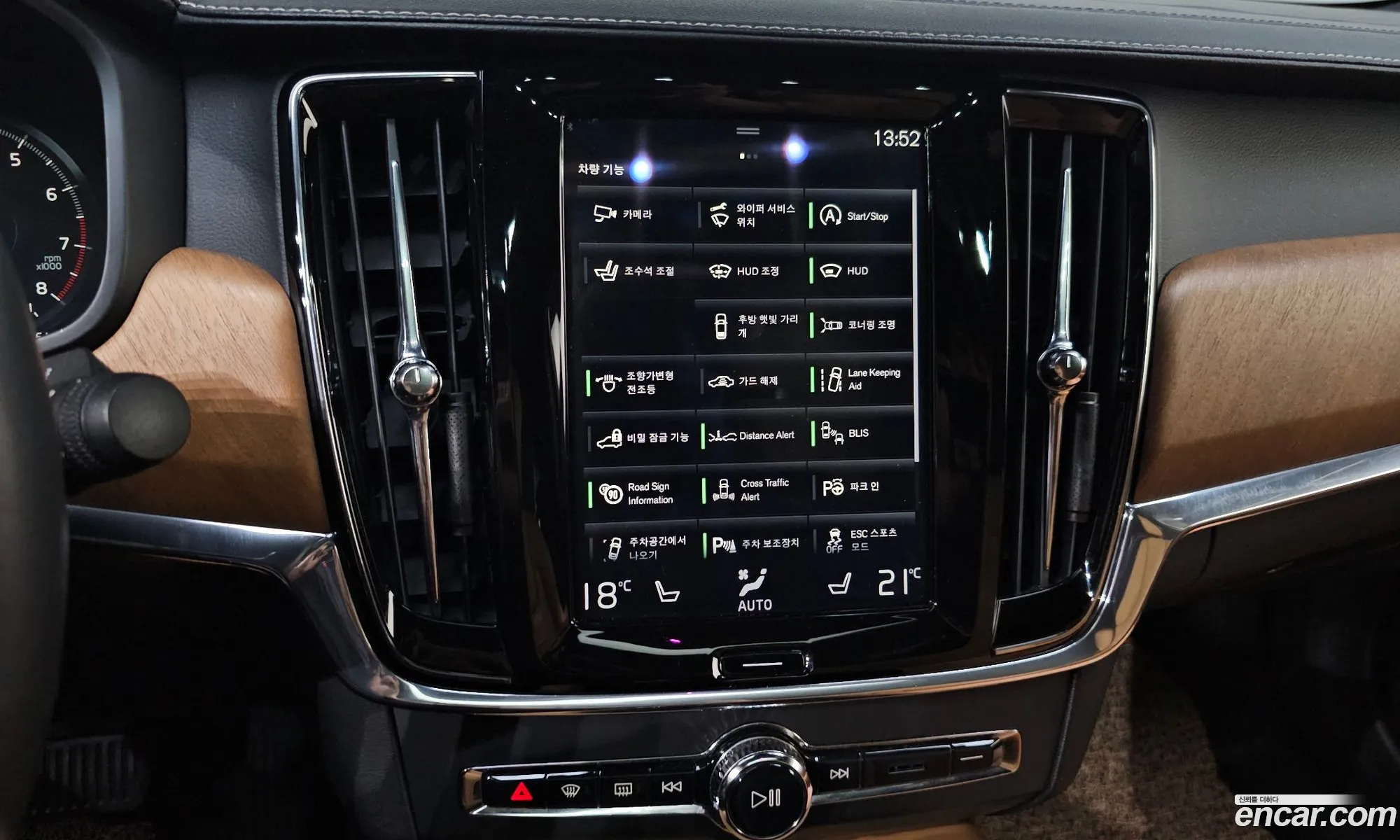 Volvo S90 2018 YV1PS102DJ1038624 — 18