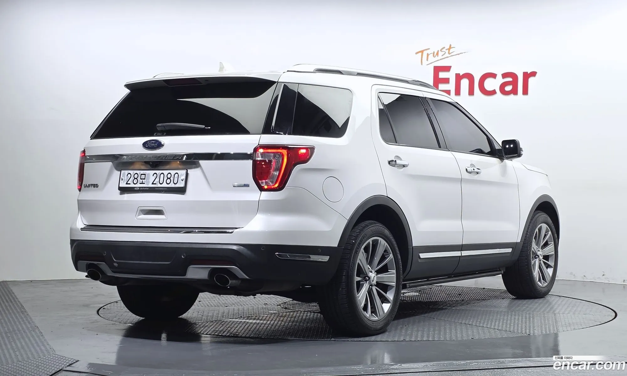 Ford Explorer 2018 1FM5K8FH8JGA48944 — 4