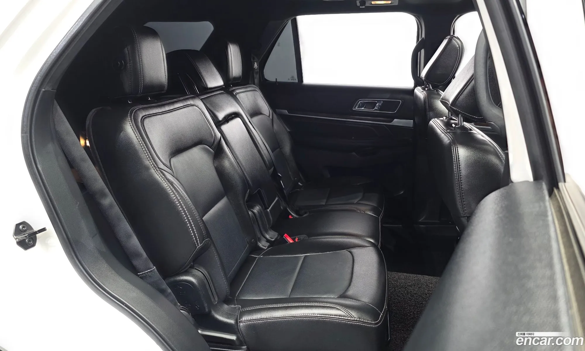 Ford Explorer 2018 1FM5K8FH8JGA48944 — 14
