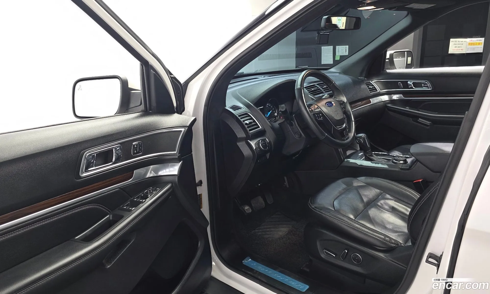 Ford Explorer 2018 1FM5K8FH8JGA48944 — 6