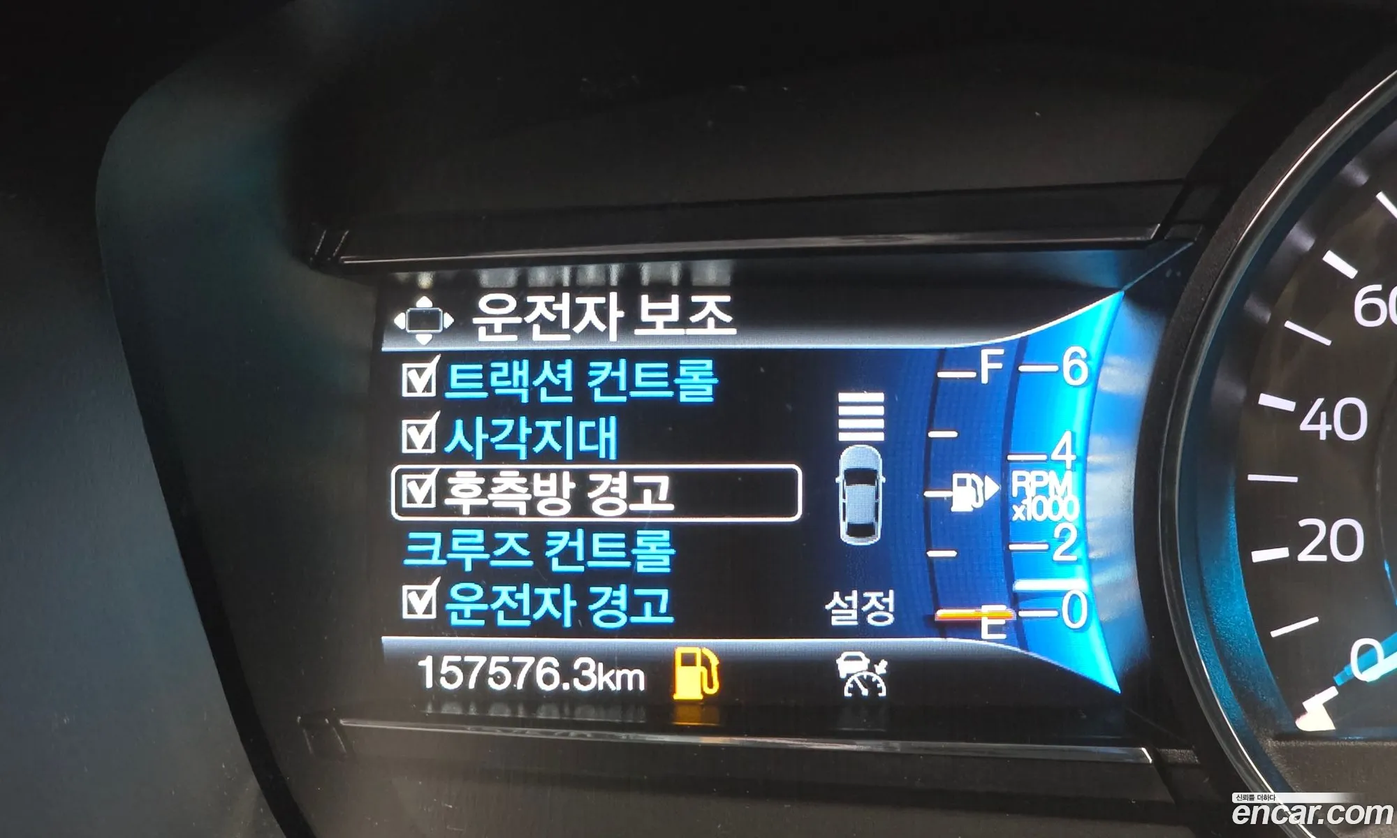 Ford Explorer 2018 1FM5K8FH8JGA48944 — 17