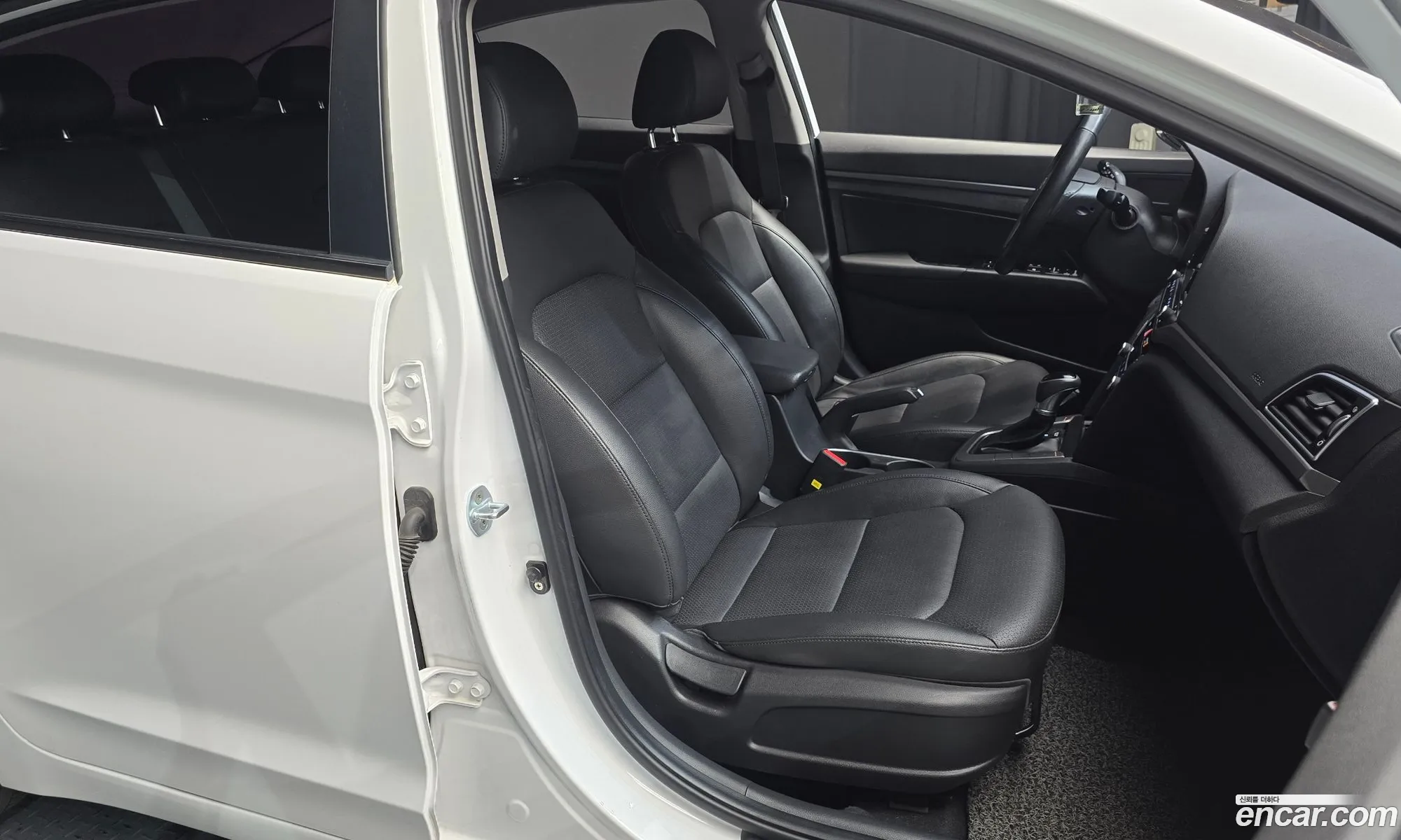 Hyundai Elantra AD 2016 — 18