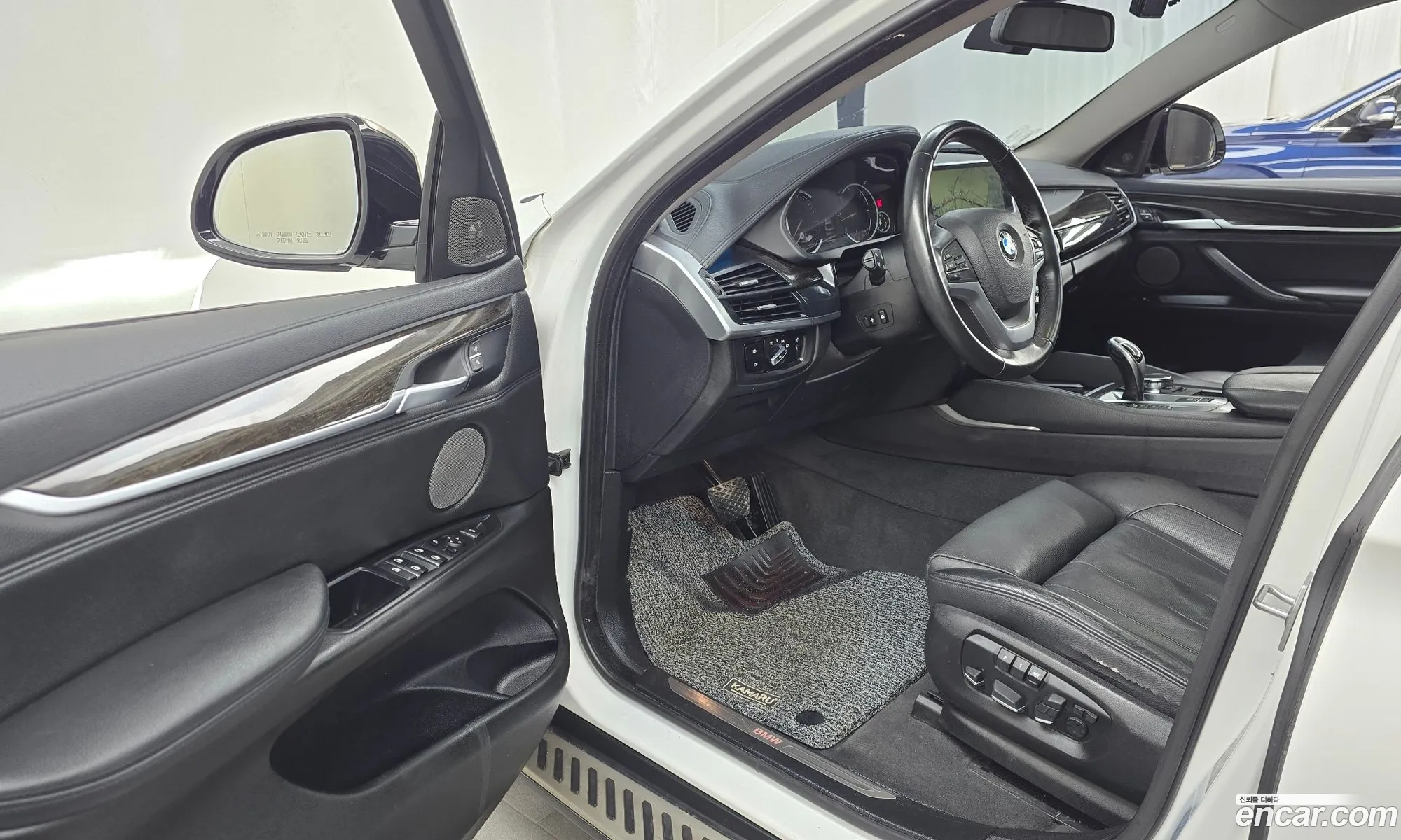 BMW X6 2016 WBAKV410XG0P73890 — 16