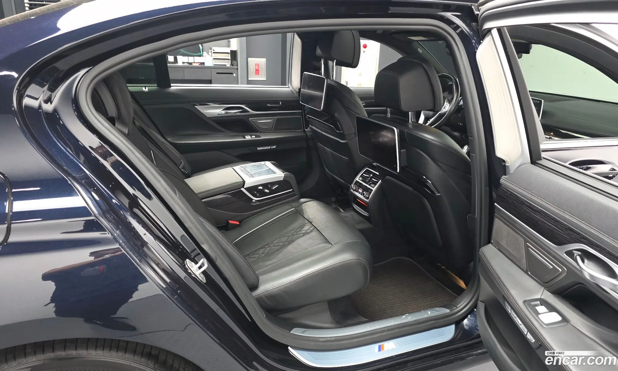 BMW 7 Series 2017 WBA7E4109HGV25175 — 10