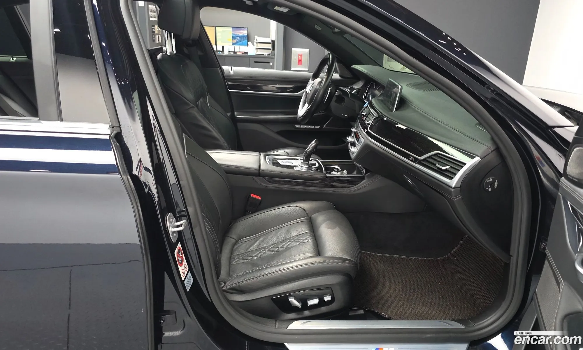 BMW 7 Series 2017 WBA7E4109HGV25175 — 20