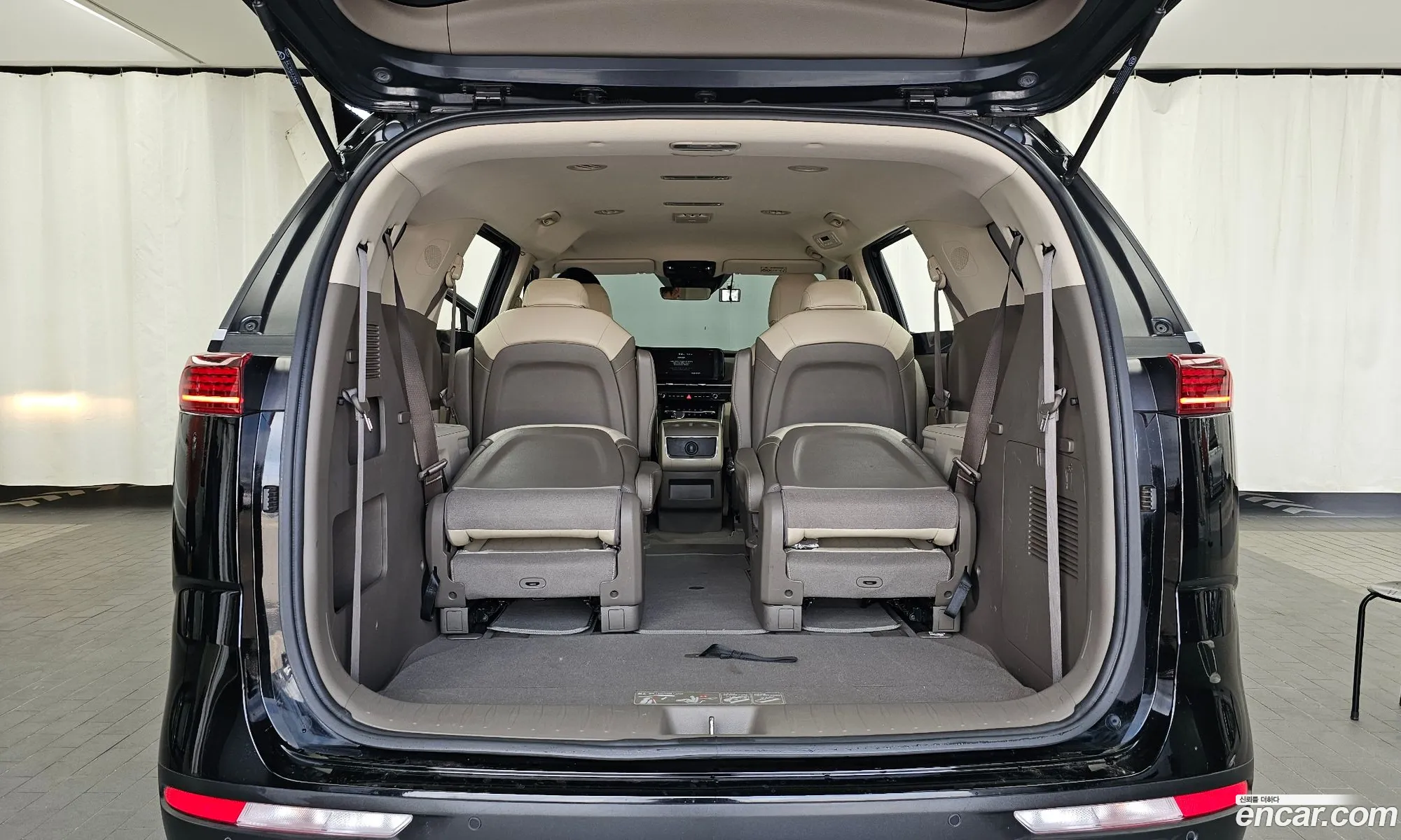 Kia Carnival 2021 — 24