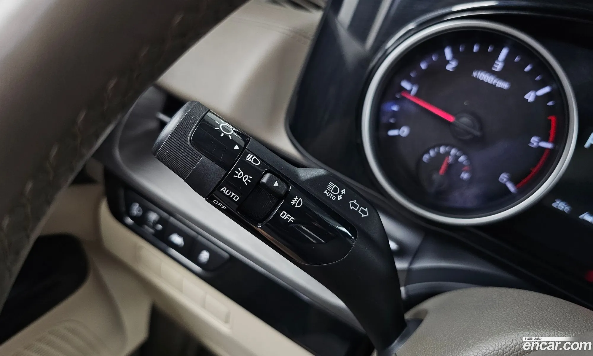 Kia Carnival 2021 — 32