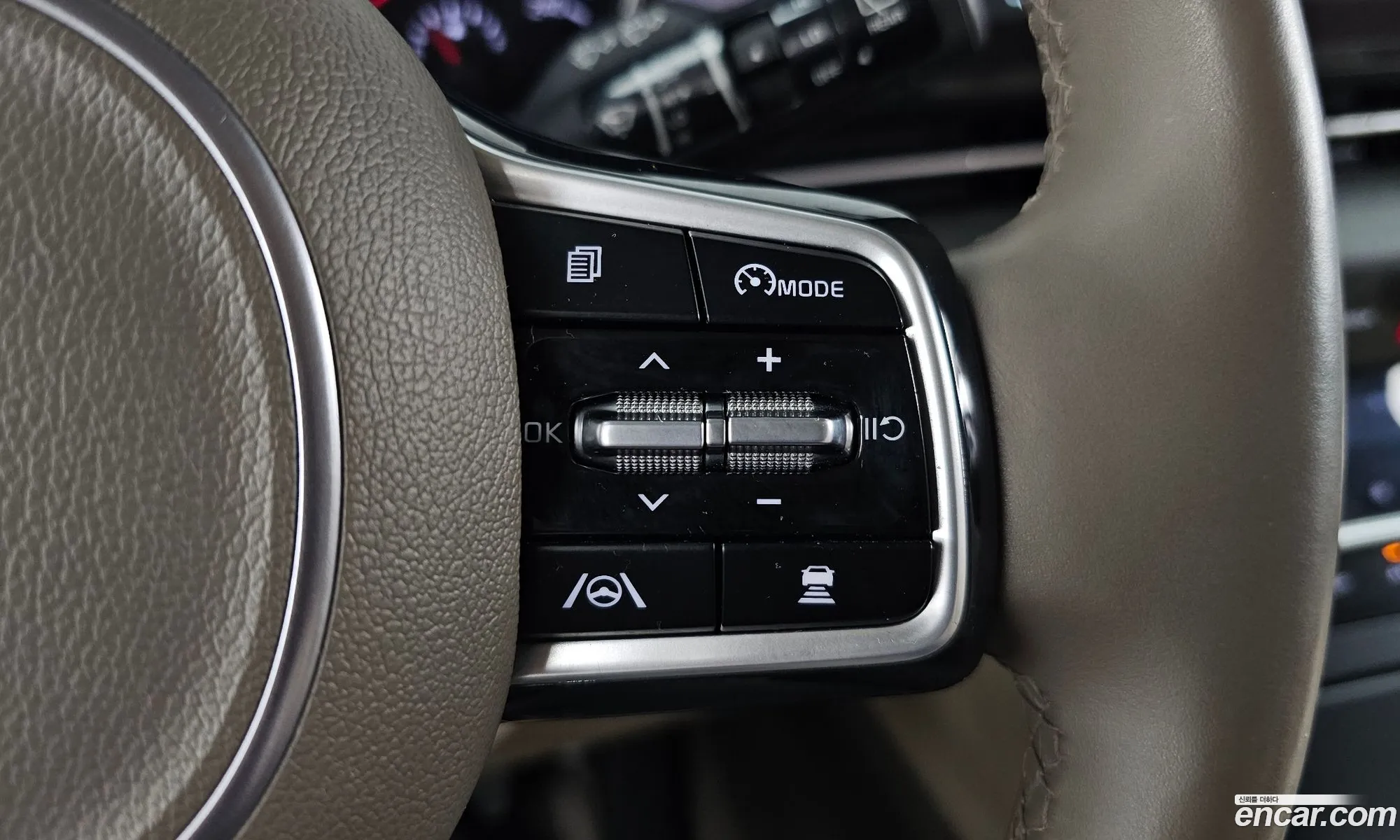 Kia Carnival 2021 — 23