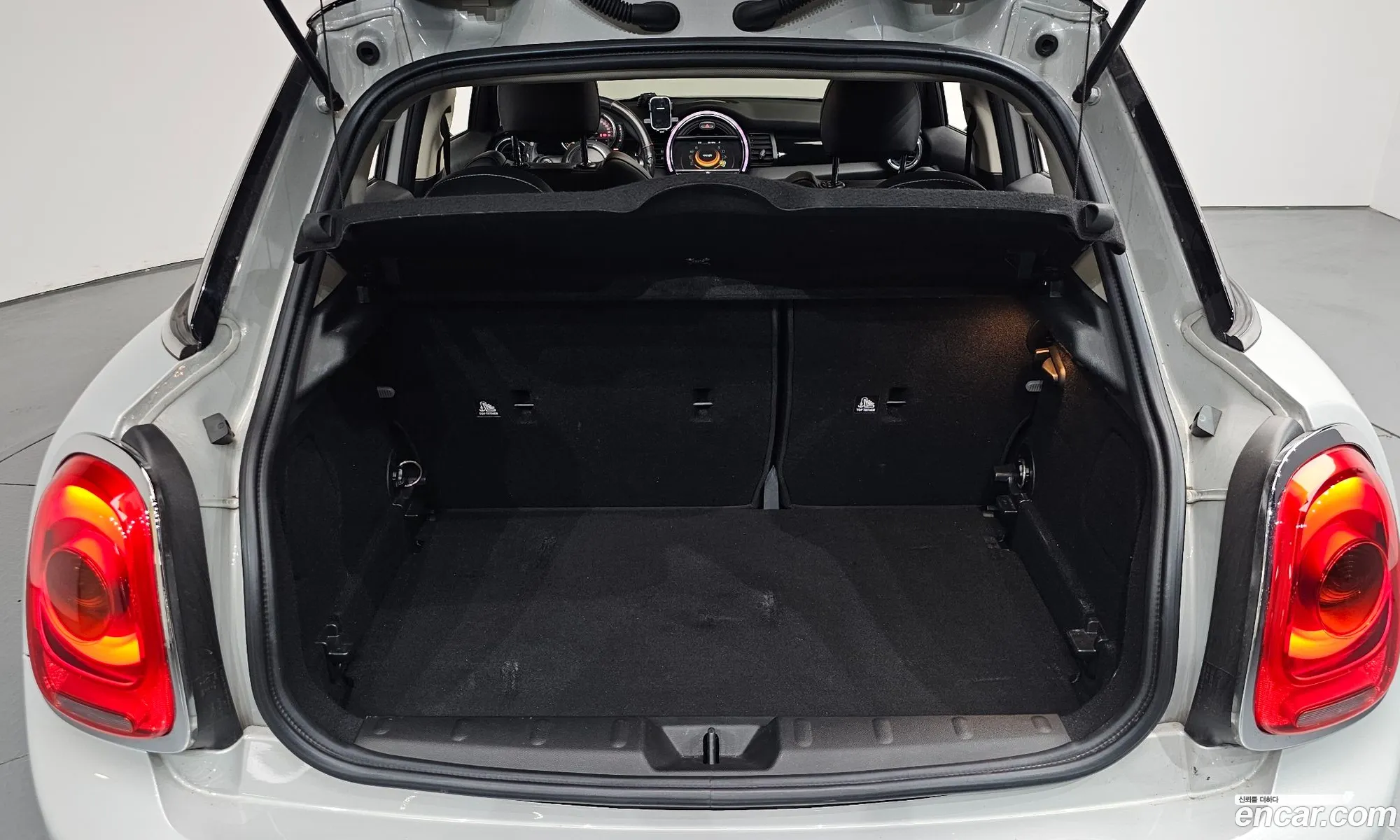 Mini Cooper 2016 WMWXU1106G2A93080 — 3