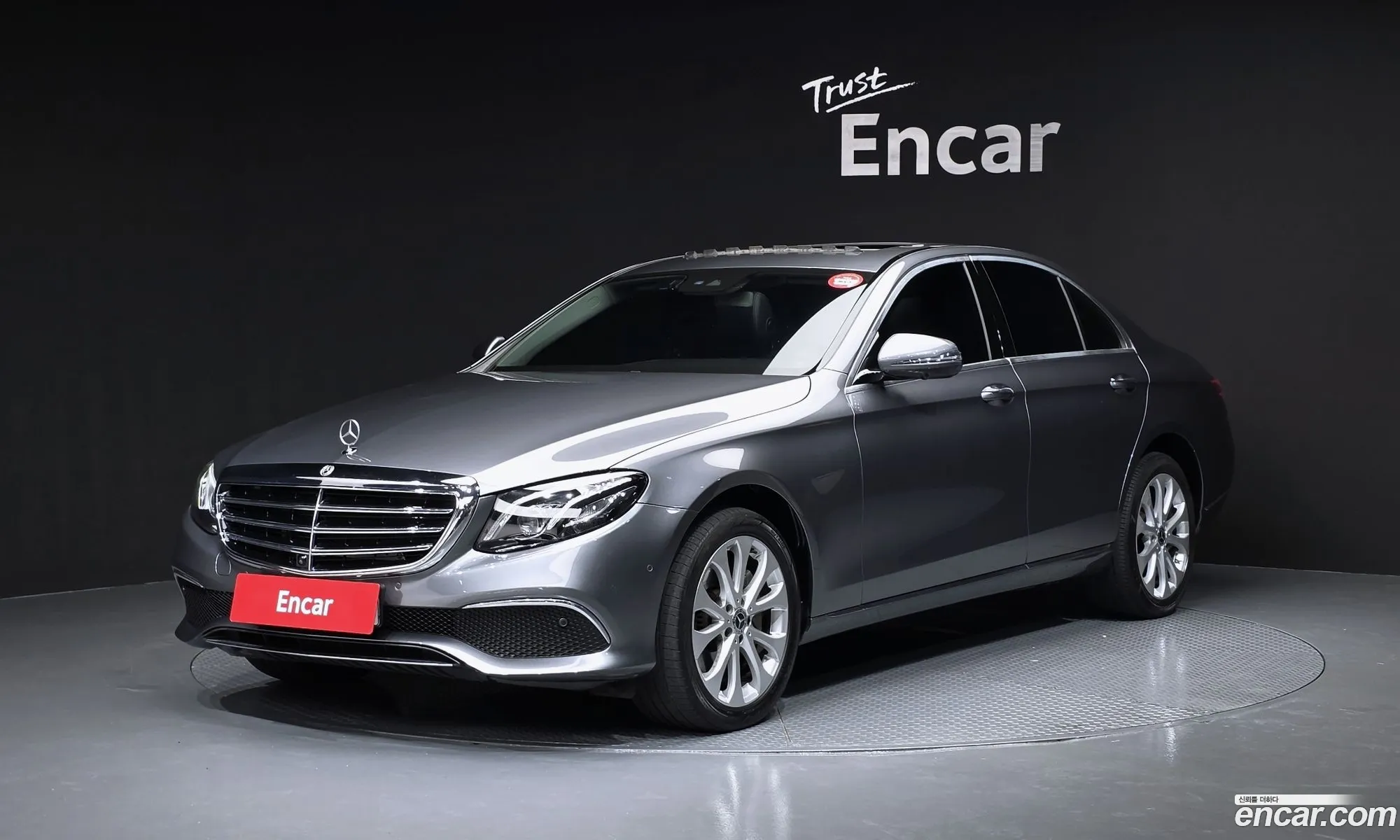 Mercedes-Benz E-Class W213 2017 WDDZF4KB2JA312320 — 3