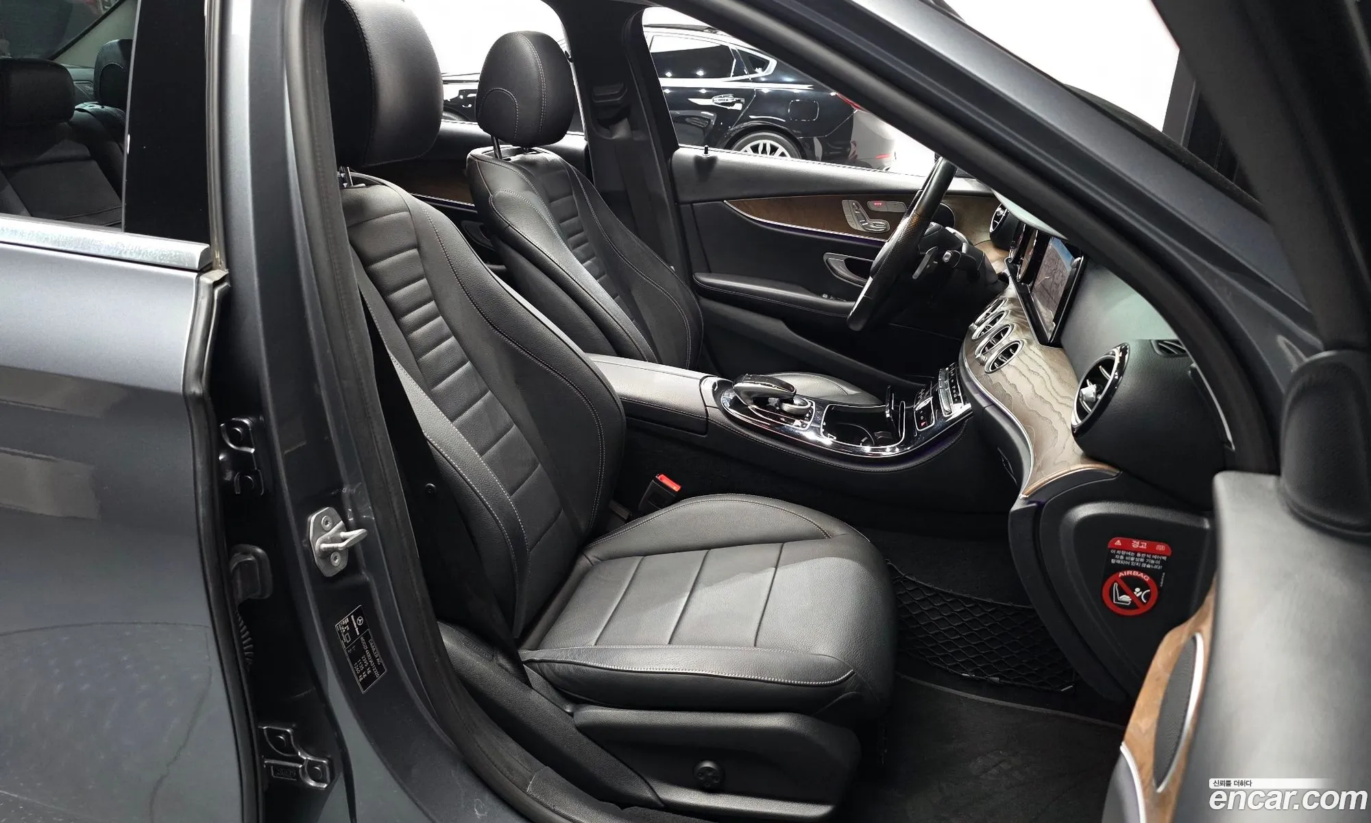Mercedes-Benz E-Class W213 2017 WDDZF4KB2JA312320 — 8