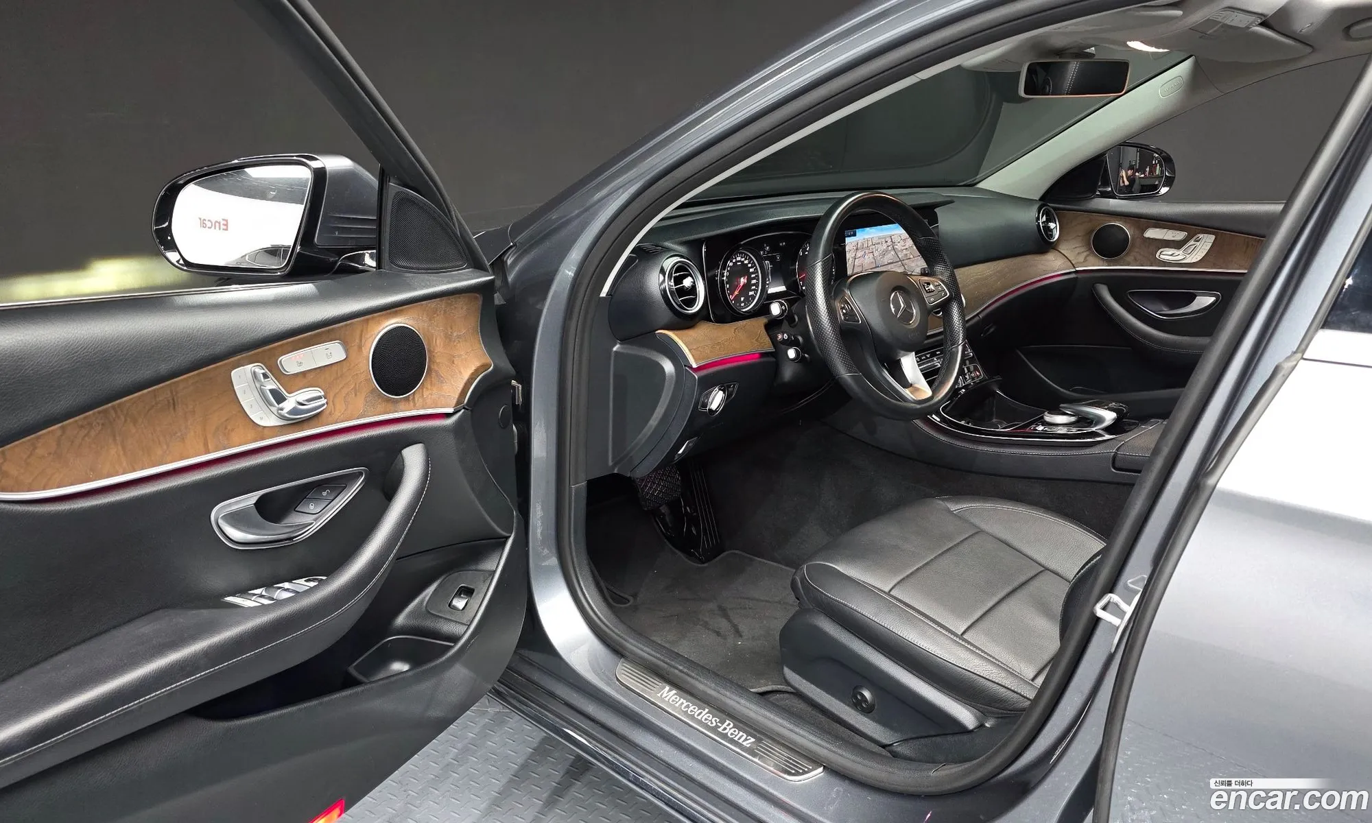 Mercedes-Benz E-Class W213 2017 WDDZF4KB2JA312320 — 9