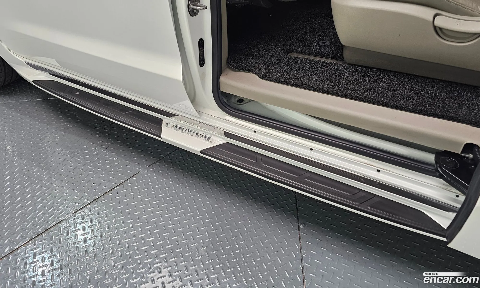 Kia Carnival 2017 — 23