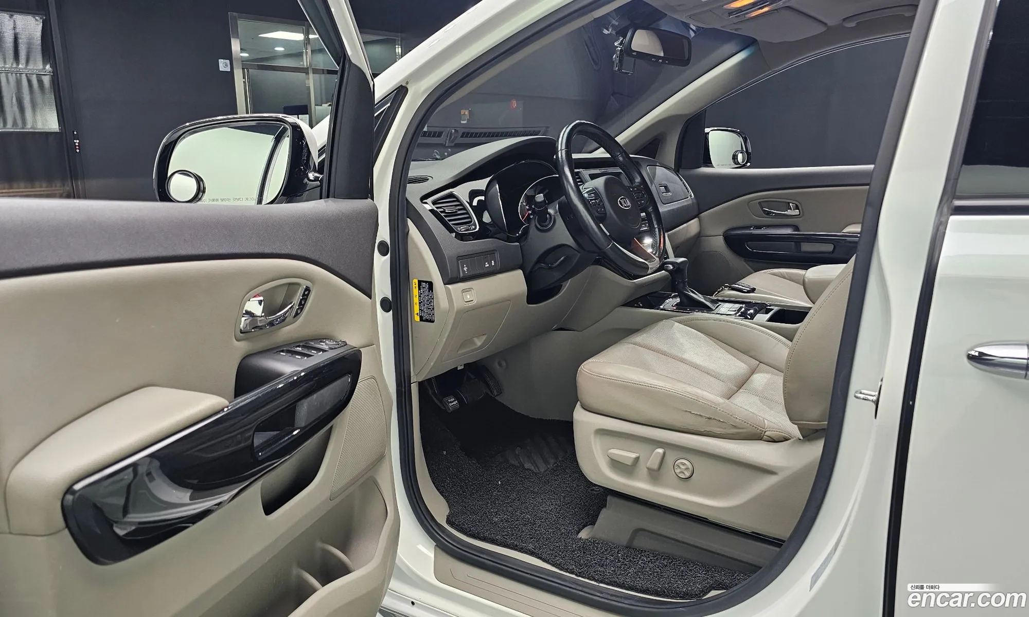Kia Carnival 2017 — 25