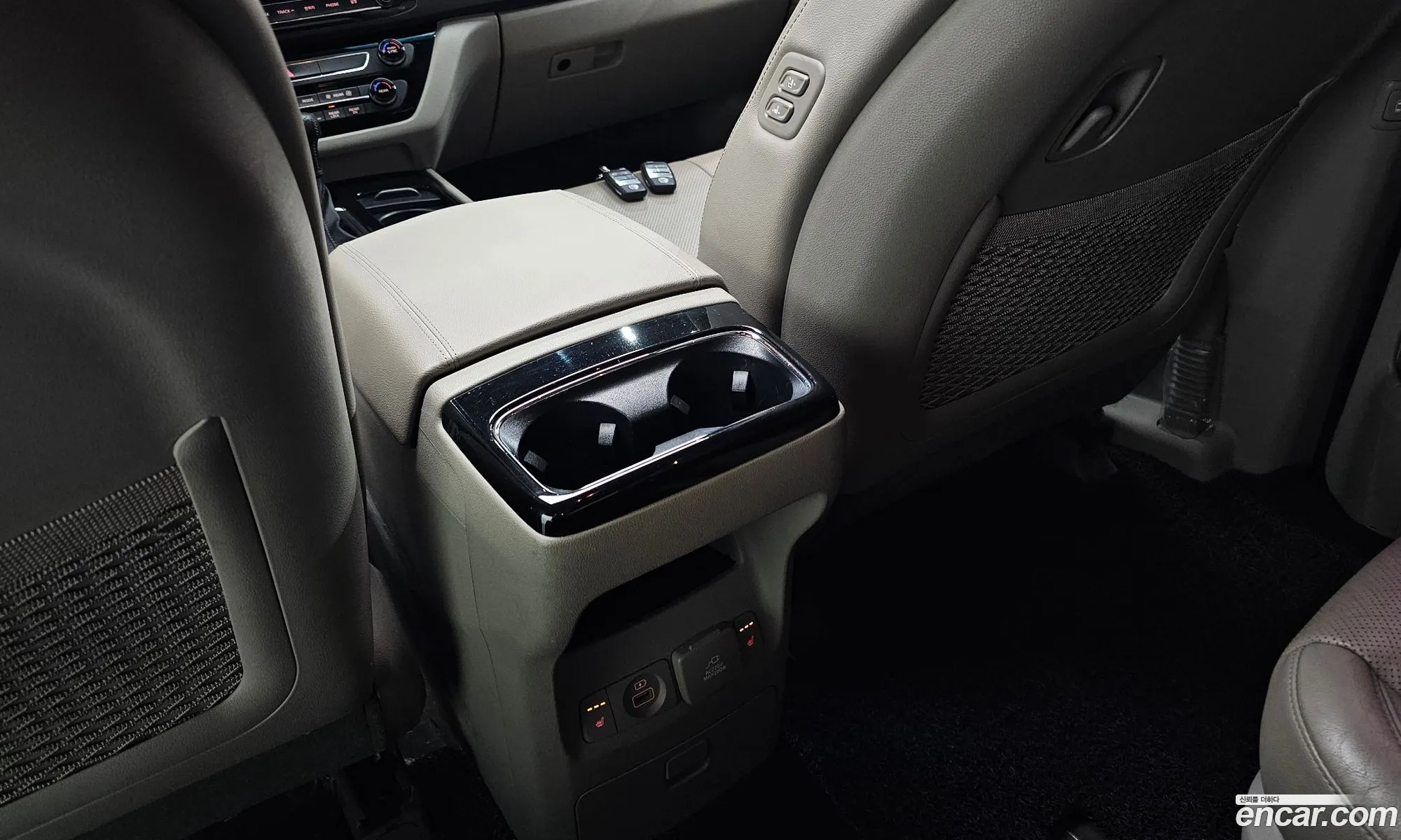 Kia Carnival 2017 — 2