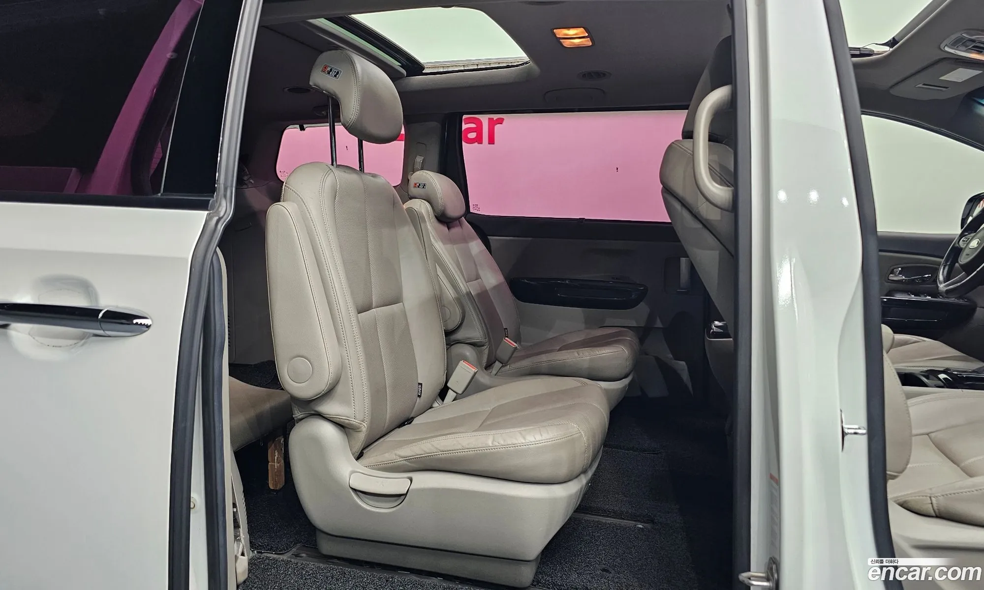 Kia Carnival 2017 — 11