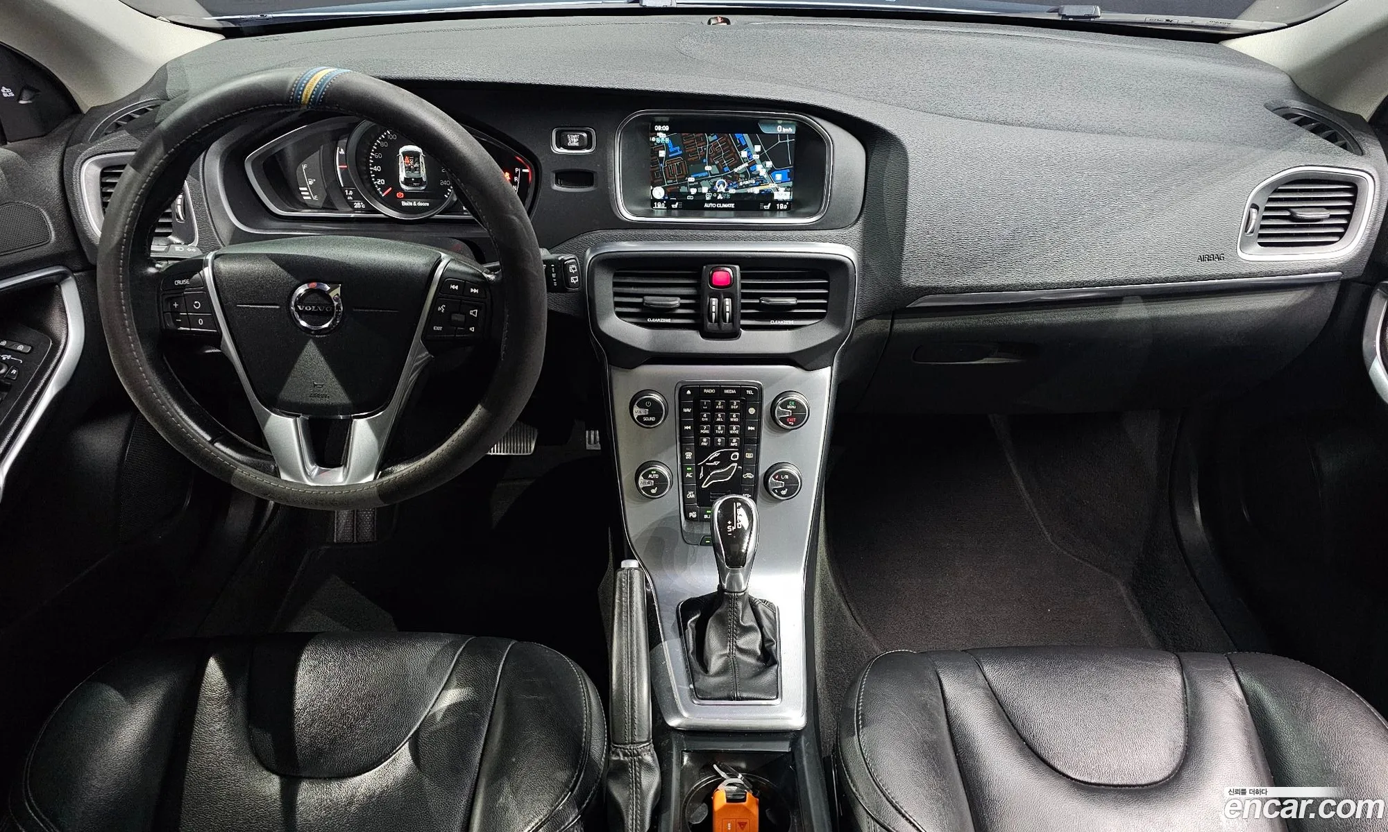 Volvo V40 2016 YV1MV79K0H2374726 — 10