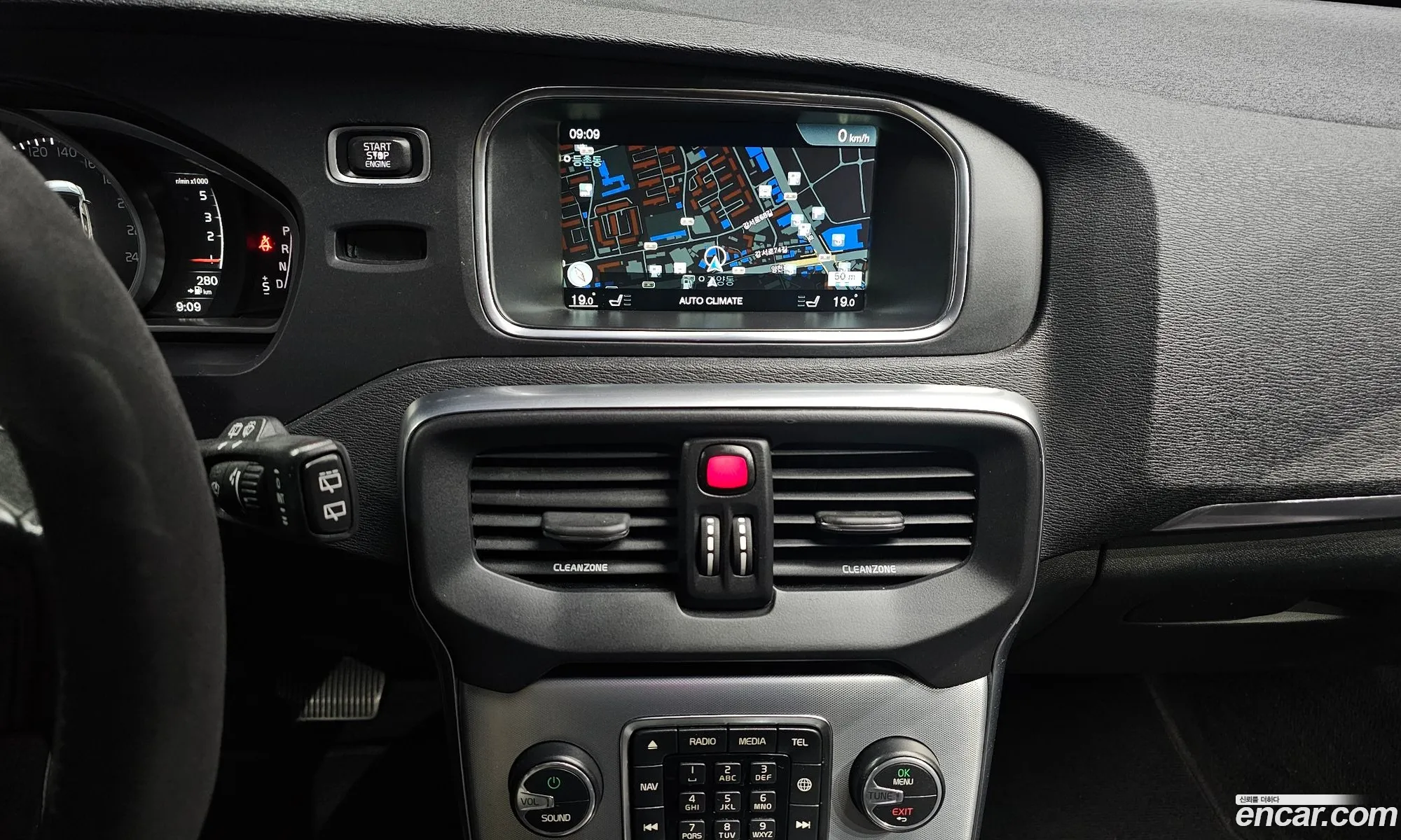 Volvo V40 2016 YV1MV79K0H2374726 — 15