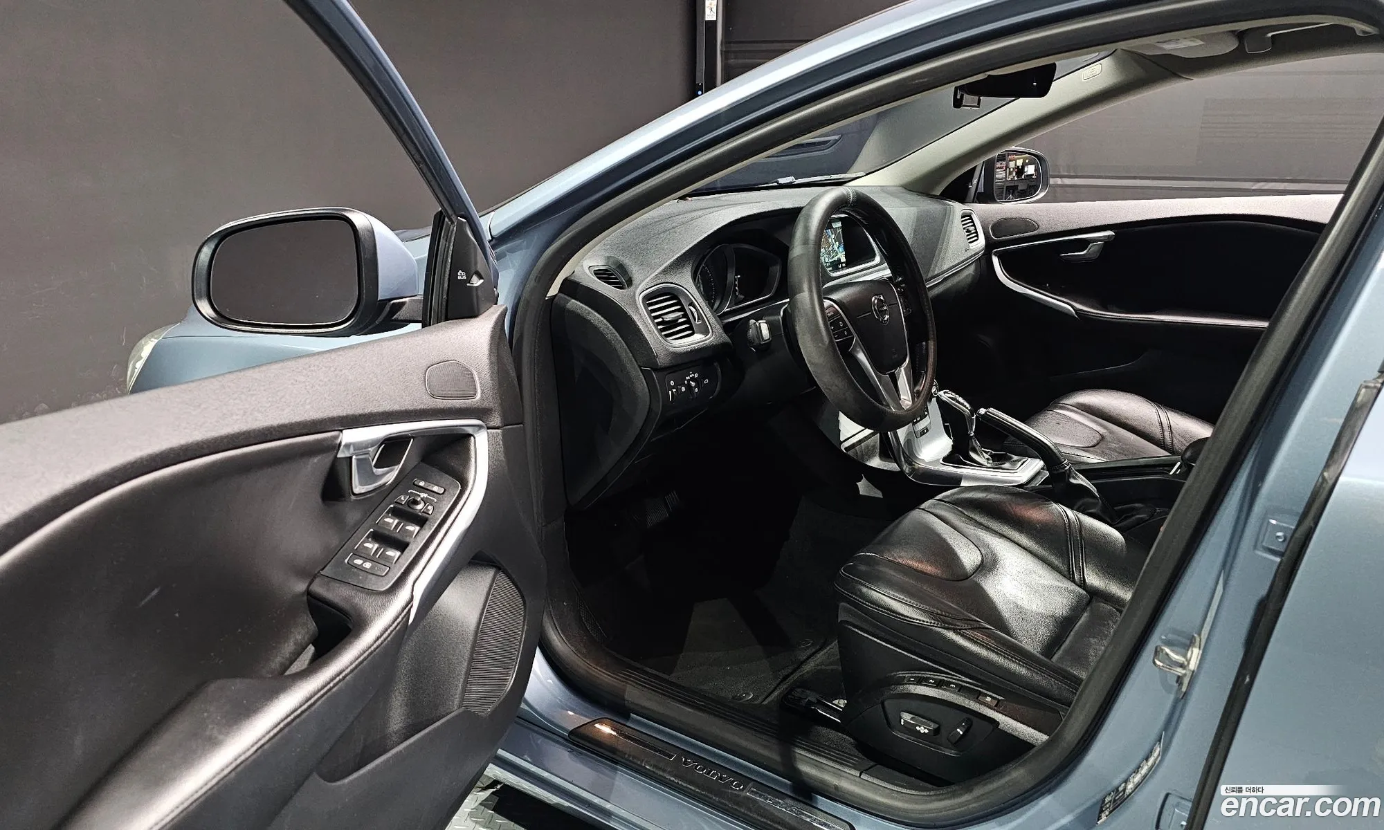 Volvo V40 2016 YV1MV79K0H2374726 — 3