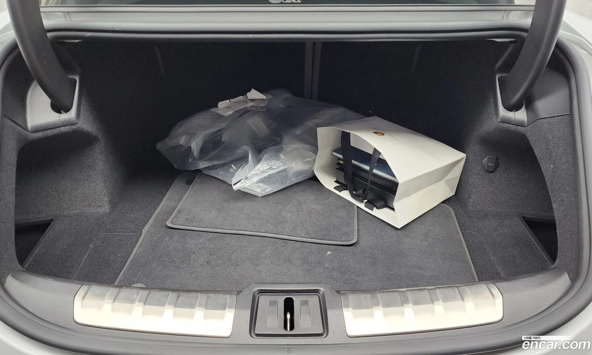 Porsche Taycan 2023 — 2