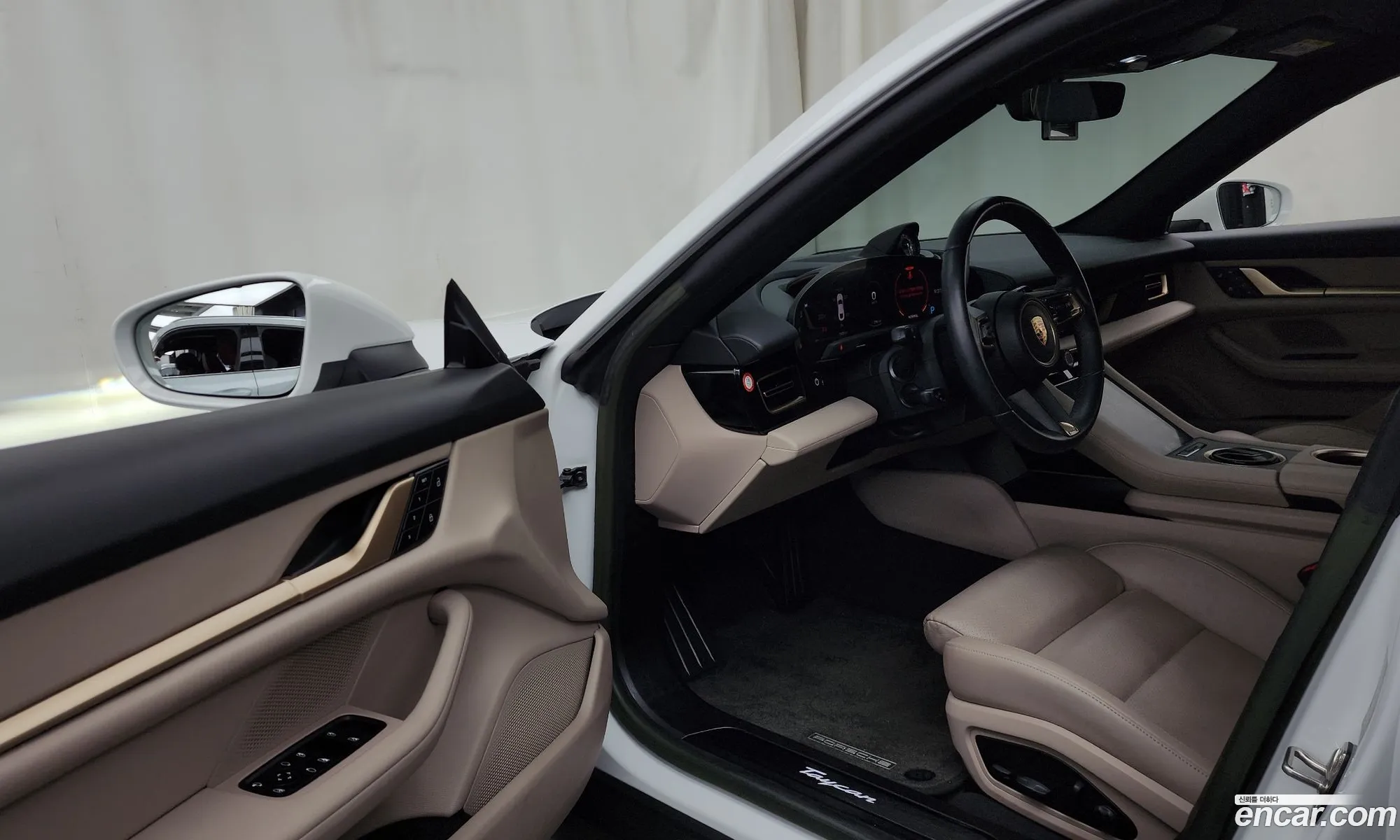 Porsche Taycan 2023 — 13
