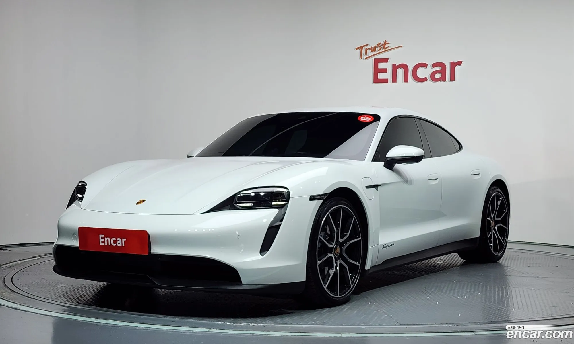 Porsche Taycan 2023 — 19