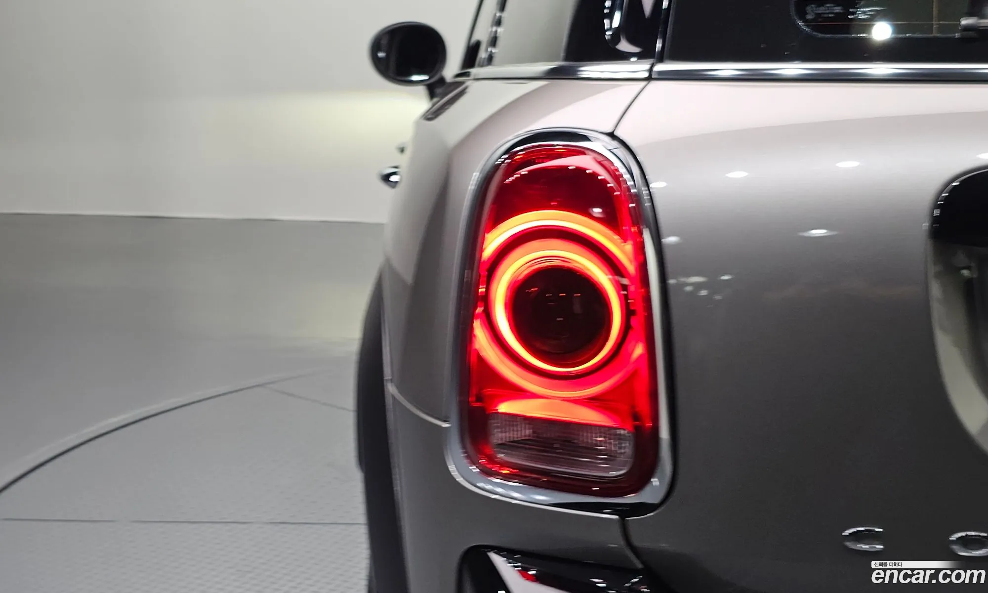Mini Cooper Countryman 2018 WMWYU9109K3H01700 — 9