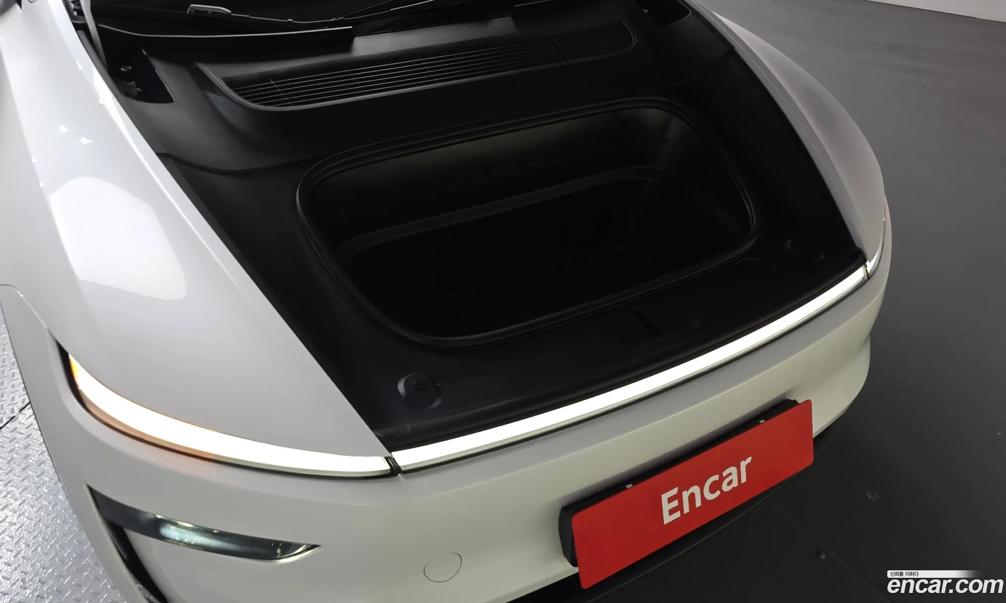 Tesla Model Y 2026 — 15