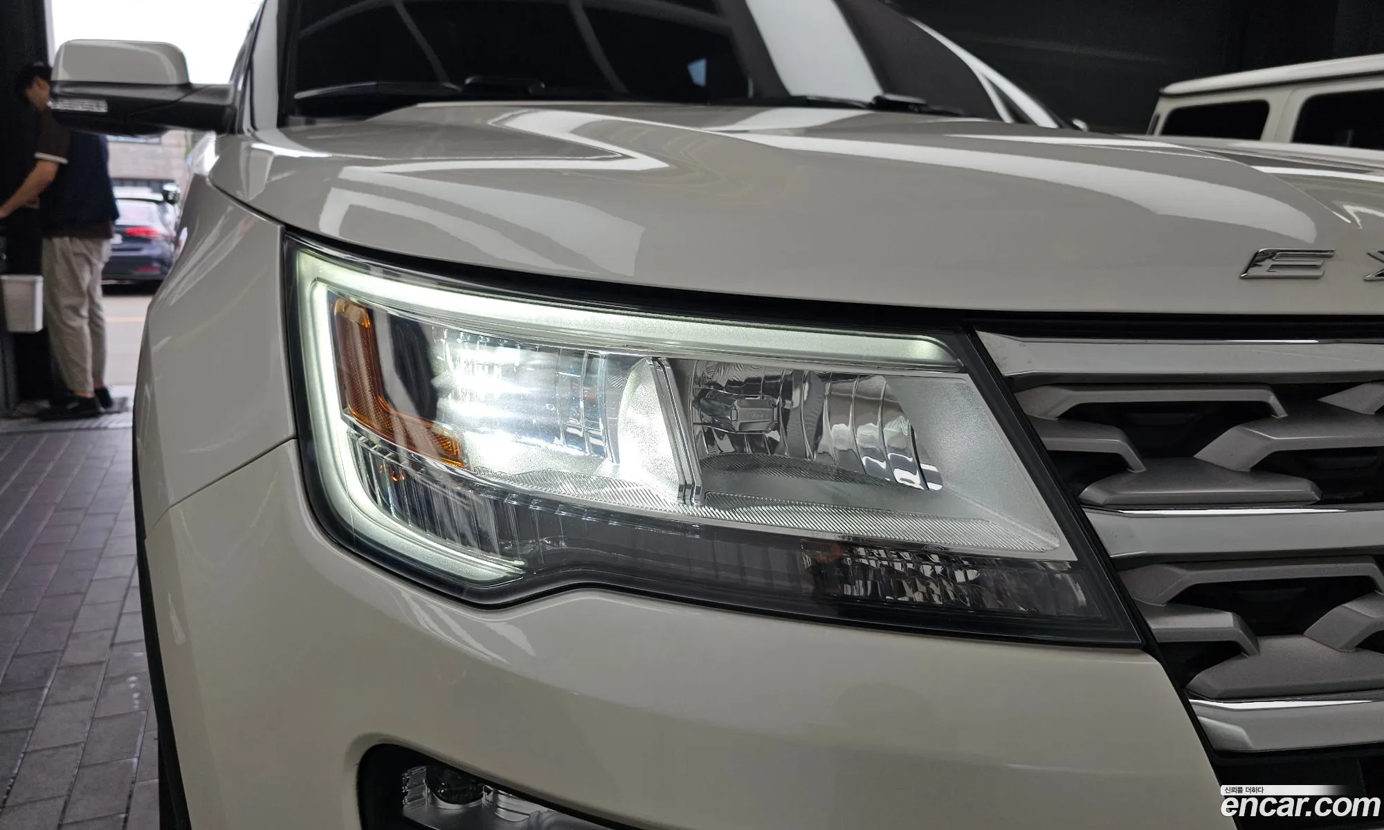 Ford Explorer 2018 1FM5K8FH3JGA48981 — 13