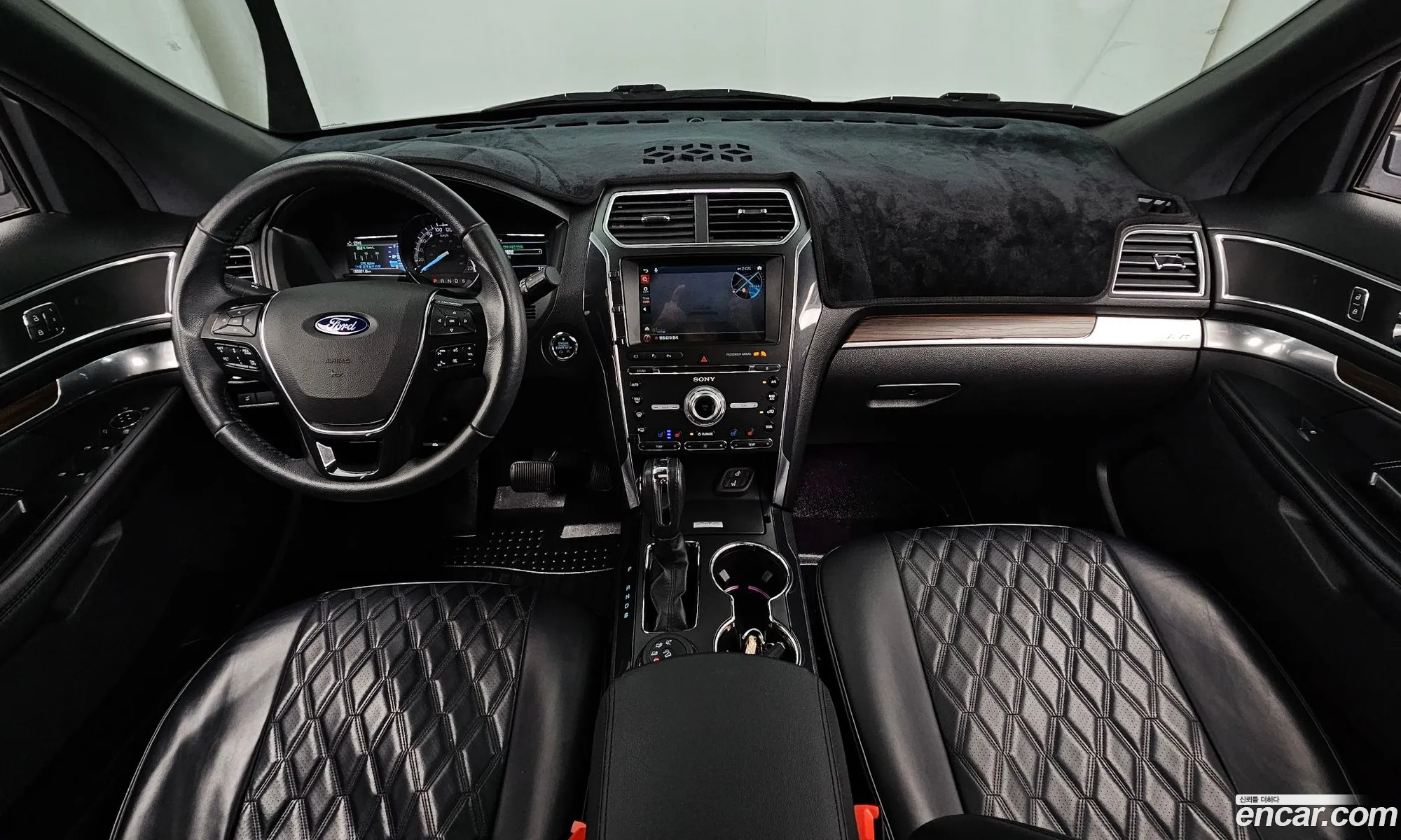 Ford Explorer 2018 1FM5K8FH3JGA48981 — 33