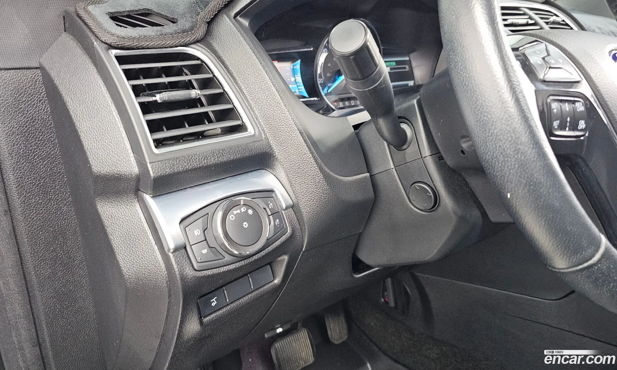 Ford Explorer 2018 1FM5K8FH3JGA48981 — 9