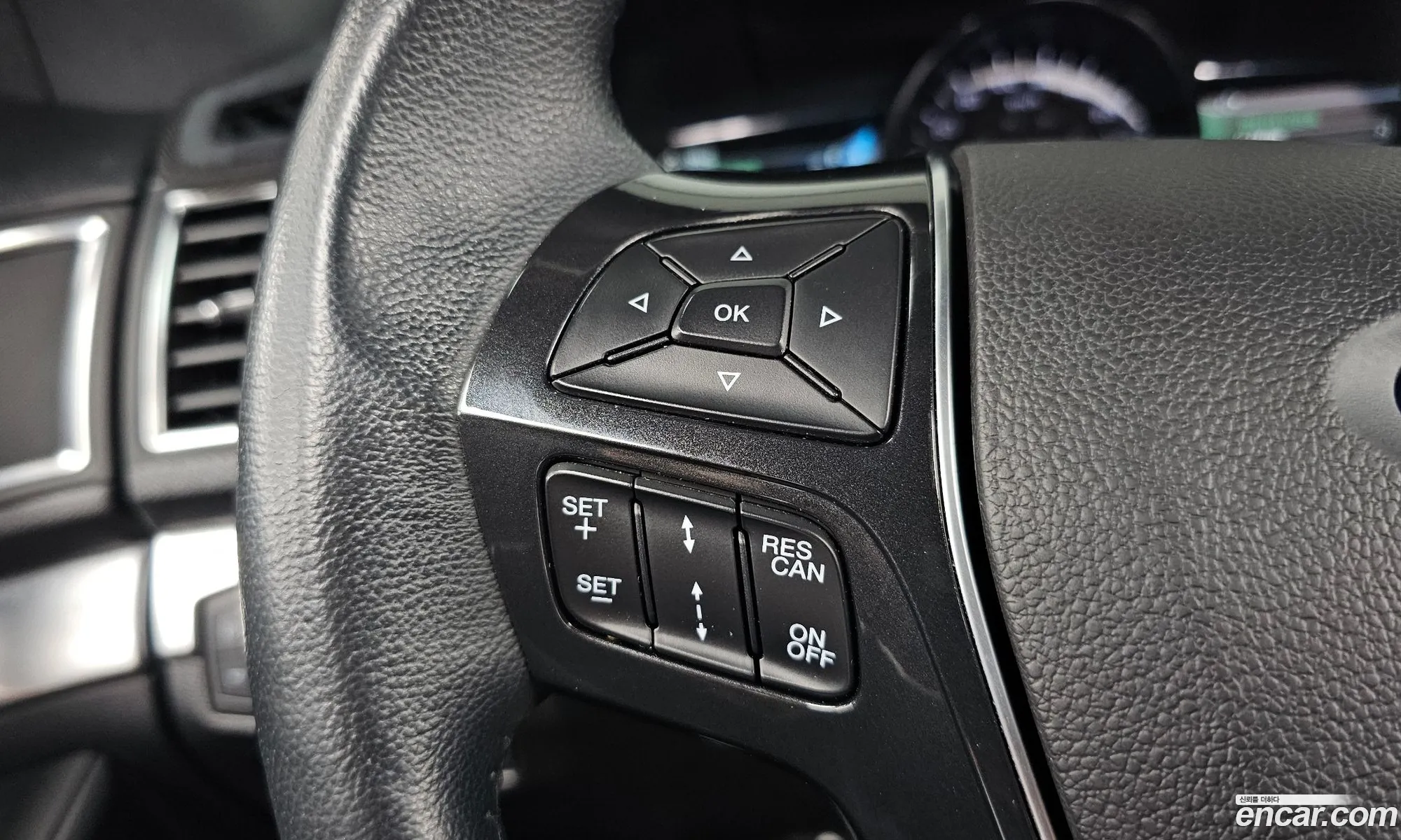 Ford Explorer 2018 1FM5K8FH3JGA48981 — 28