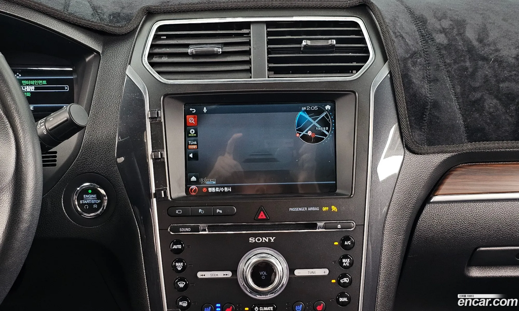 Ford Explorer 2018 1FM5K8FH3JGA48981 — 23