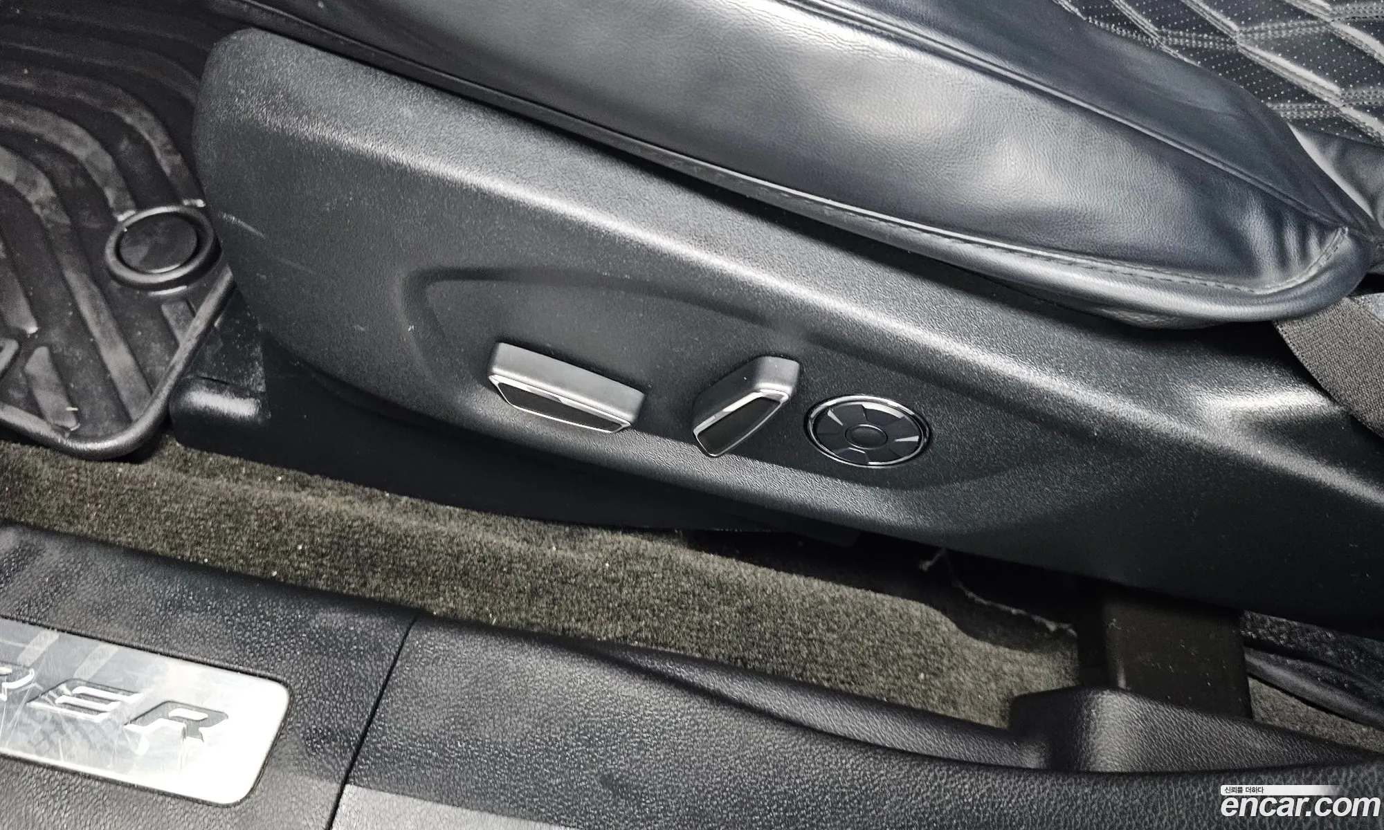 Ford Explorer 2018 1FM5K8FH3JGA48981 — 36