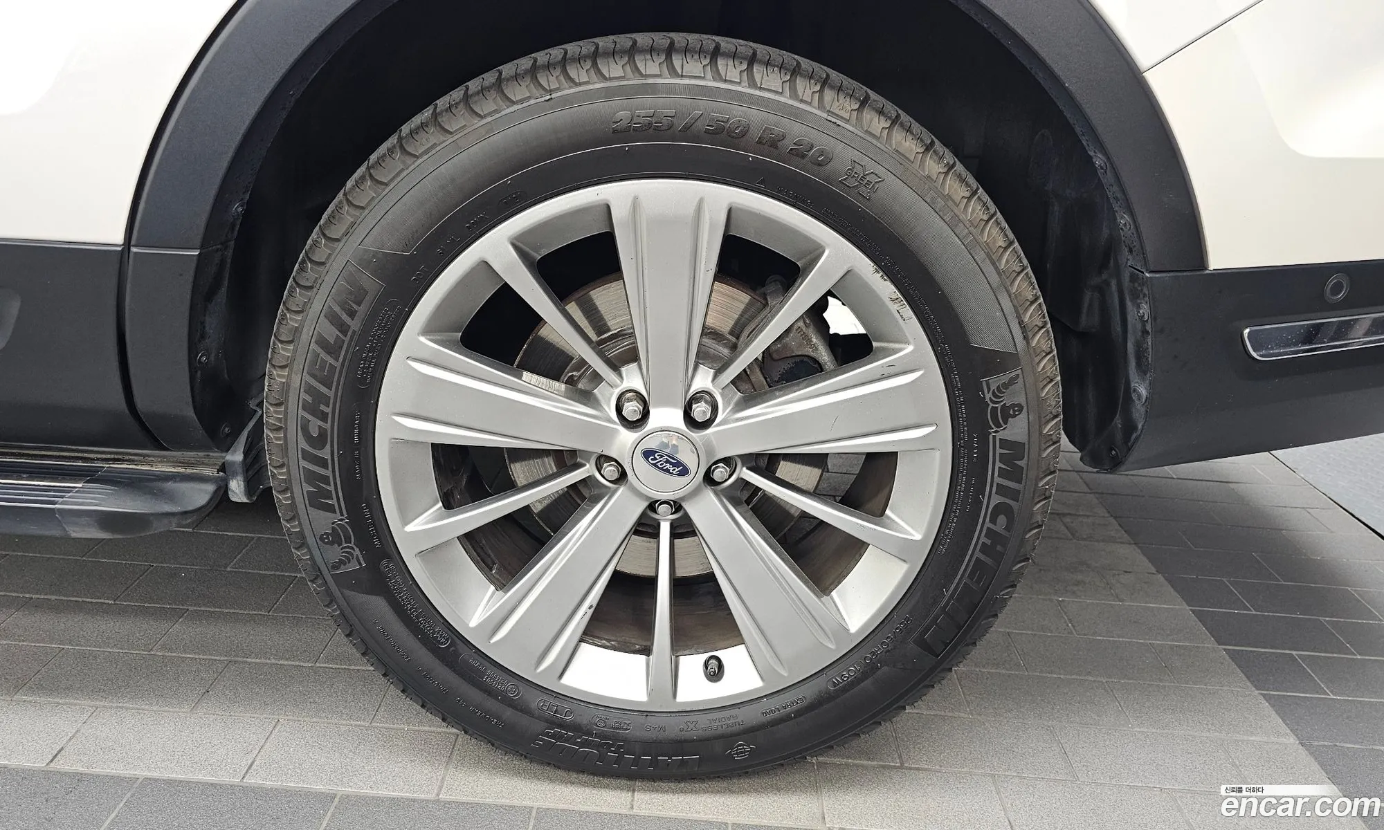 Ford Explorer 2018 1FM5K8FH3JGA48981 — 22
