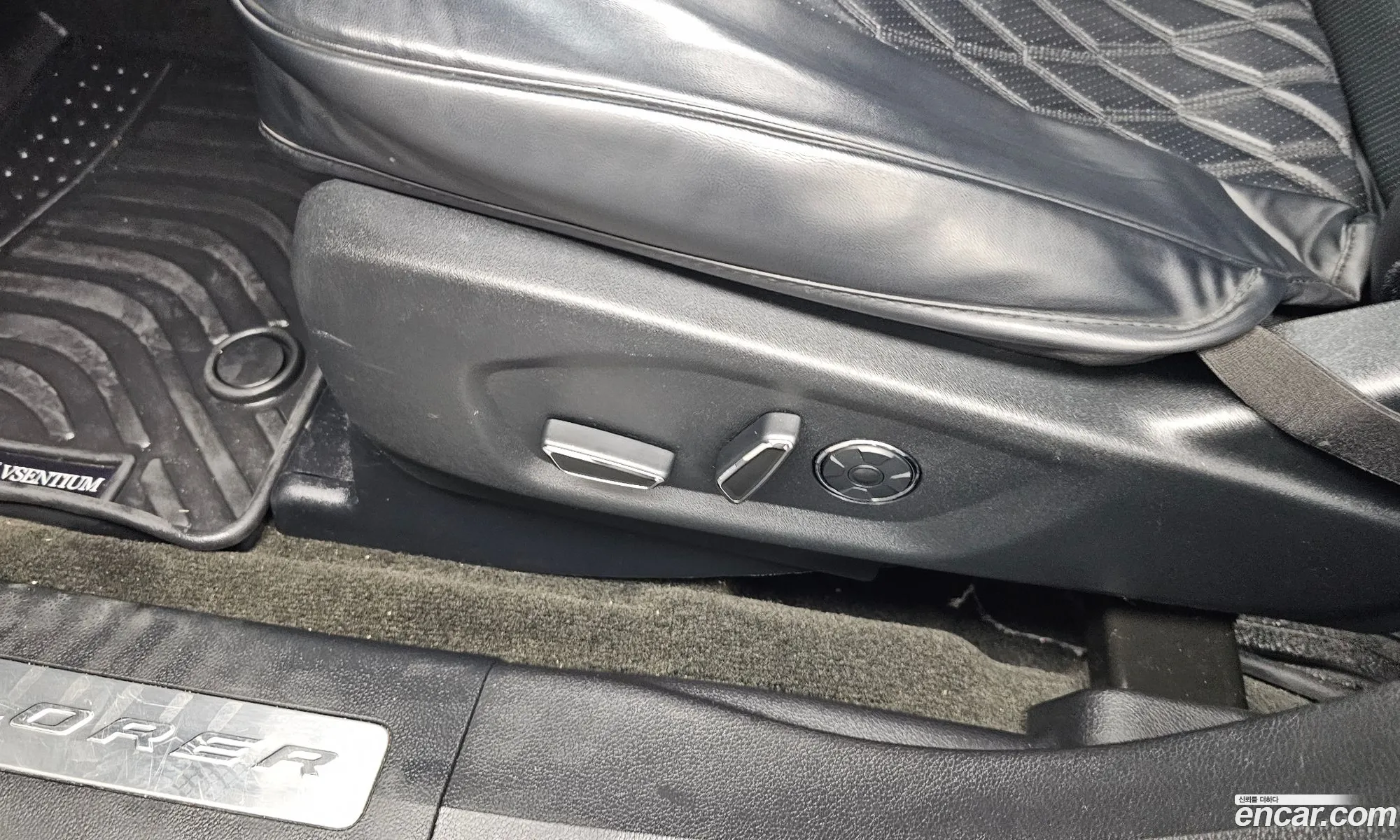 Ford Explorer 2018 1FM5K8FH3JGA48981 — 8