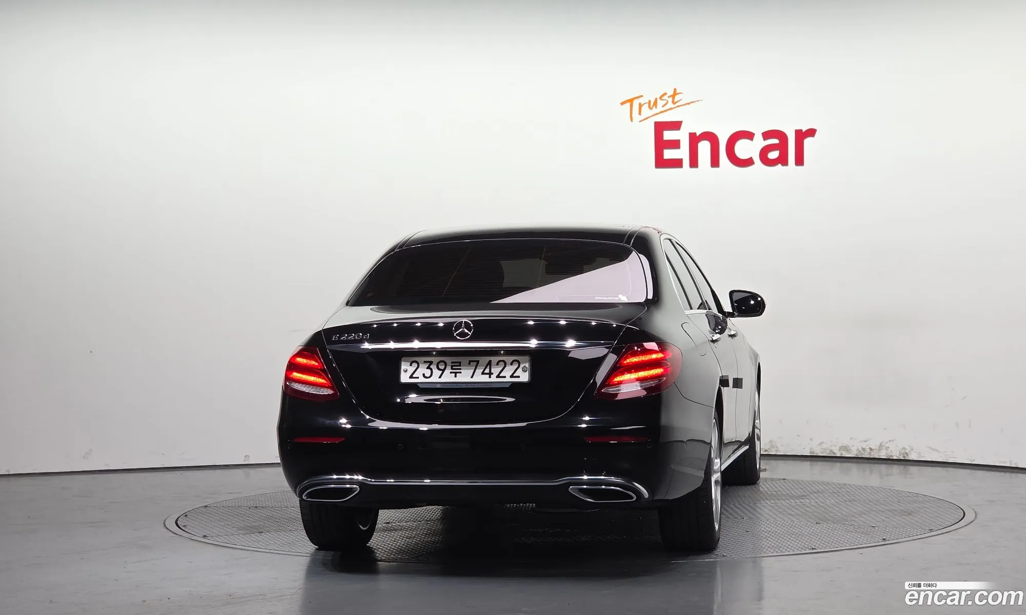 Mercedes-Benz E-Class W213 2017 — 30