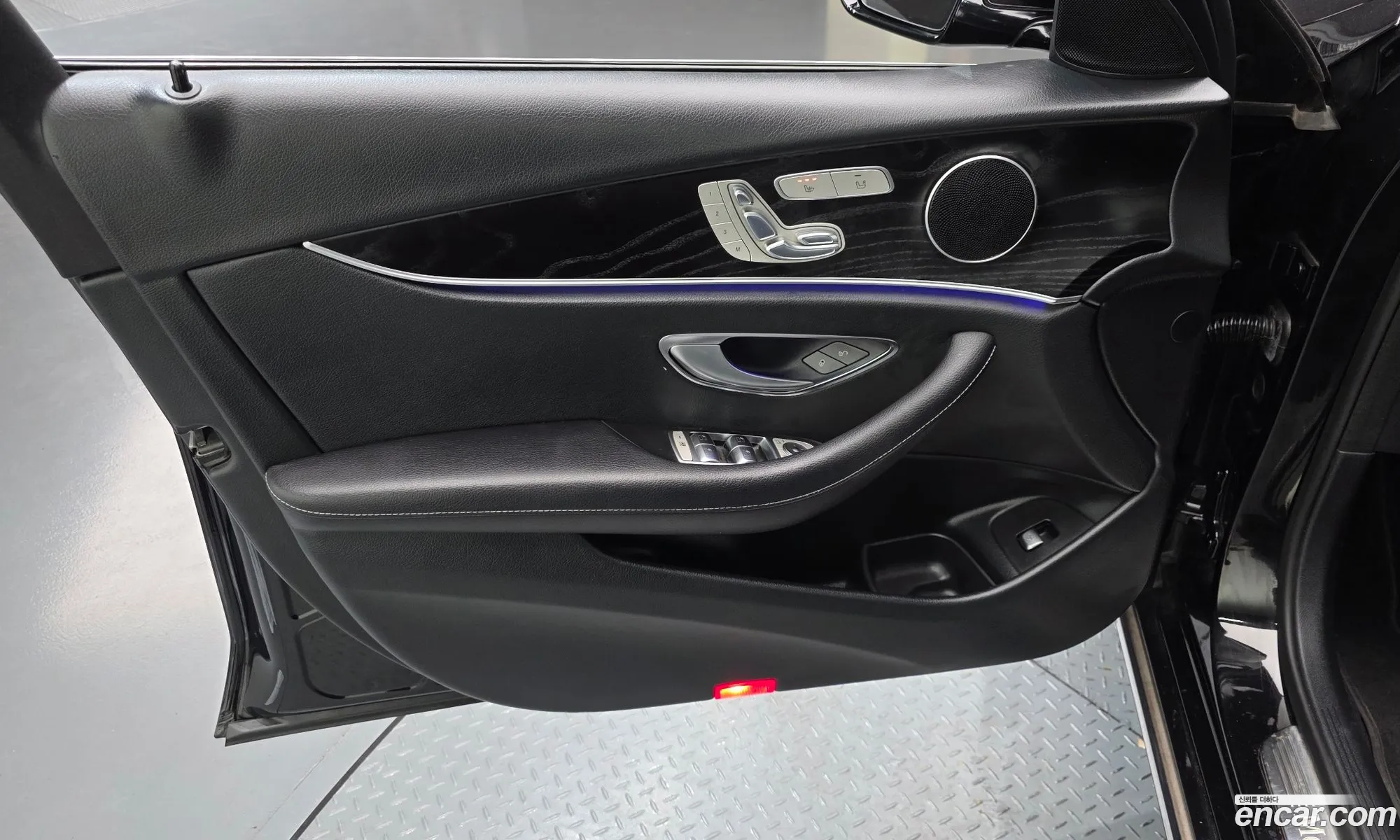 Mercedes-Benz E-Class W213 2017 — 12