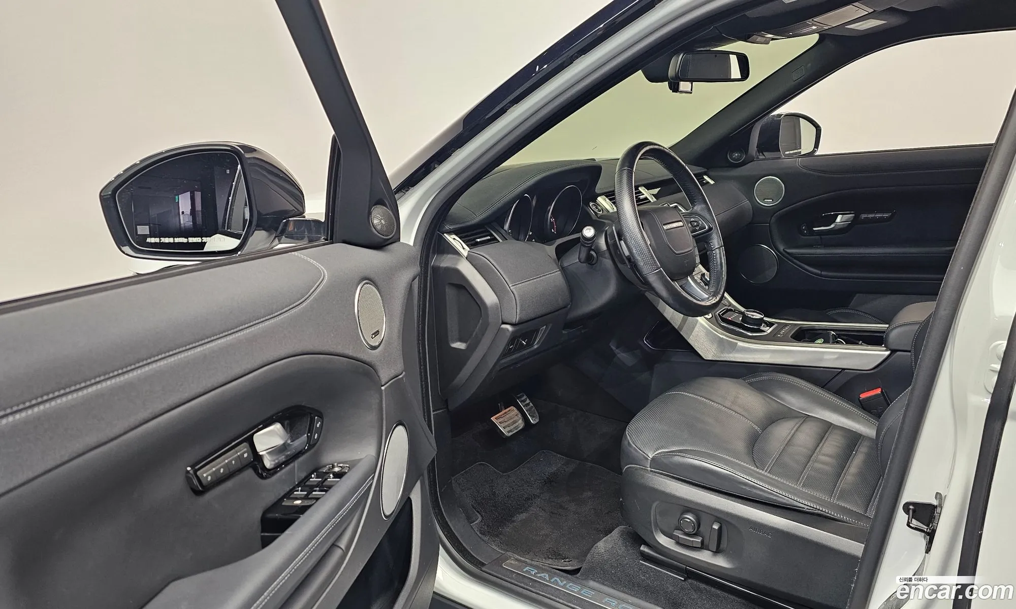 Land Rover Range Rover Evoque 2019 — 26