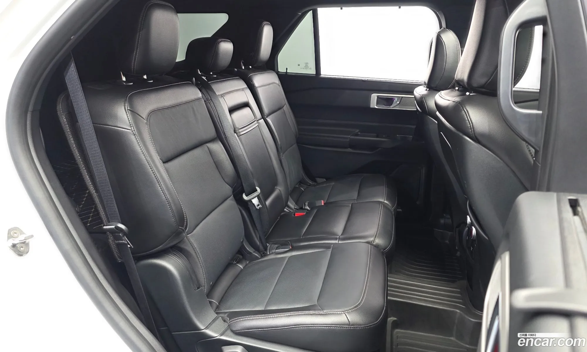 Ford Explorer 6th Gen 2020 1FMSK8FHXLGA96502 — 4