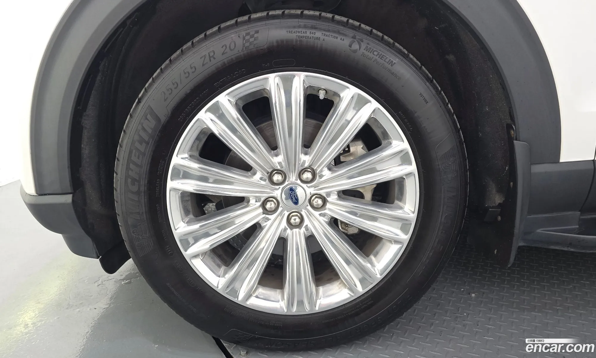 Ford Explorer 6th Gen 2020 1FMSK8FHXLGA96502 — 14