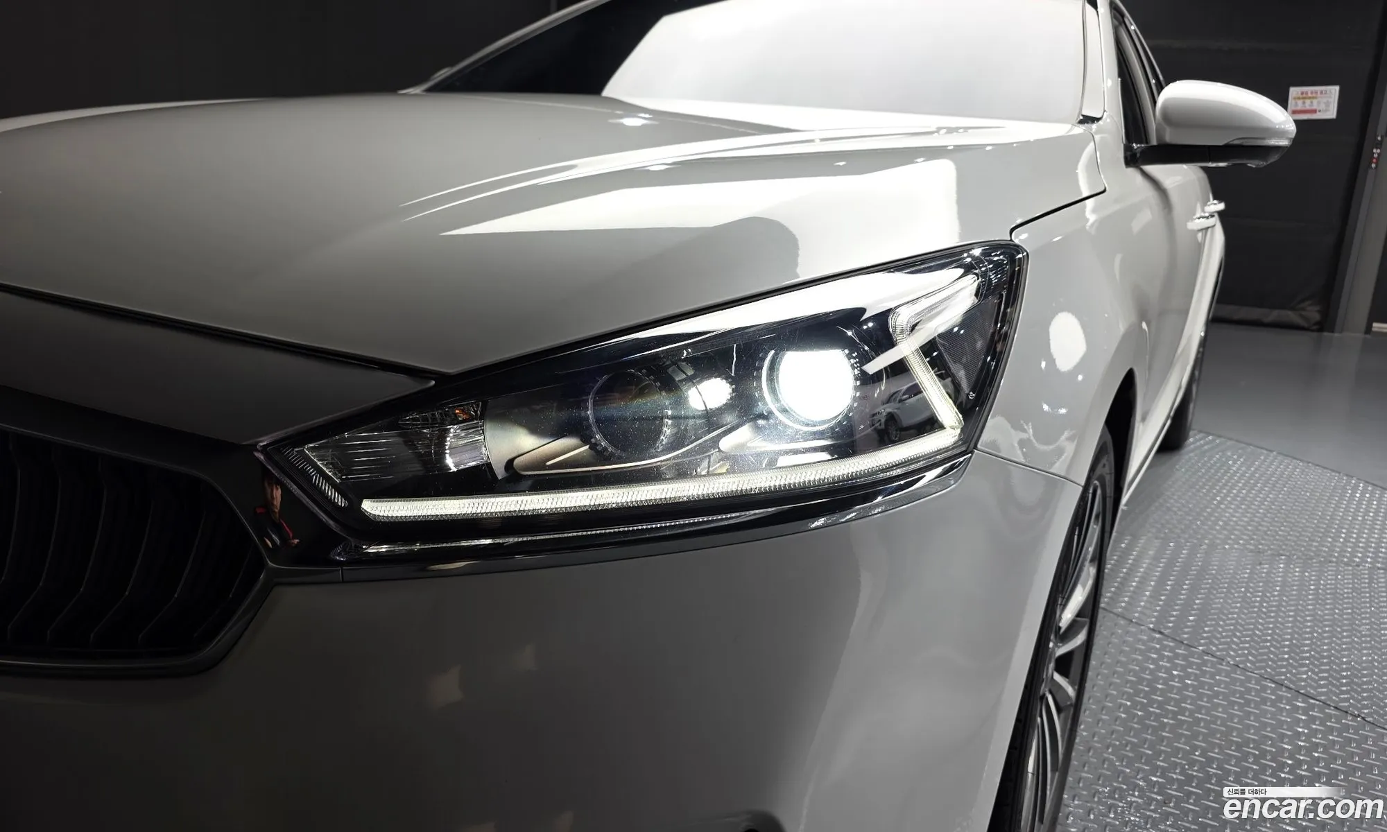 Kia K7 2016 — 32