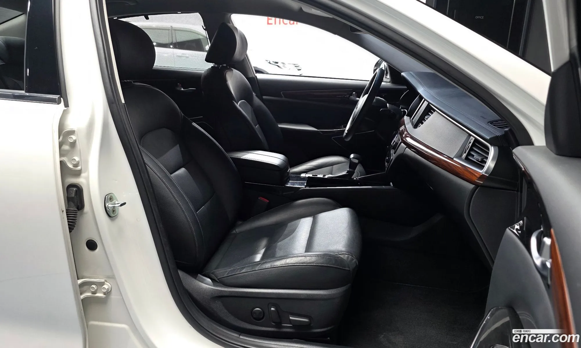 Kia K7 2016 — 29