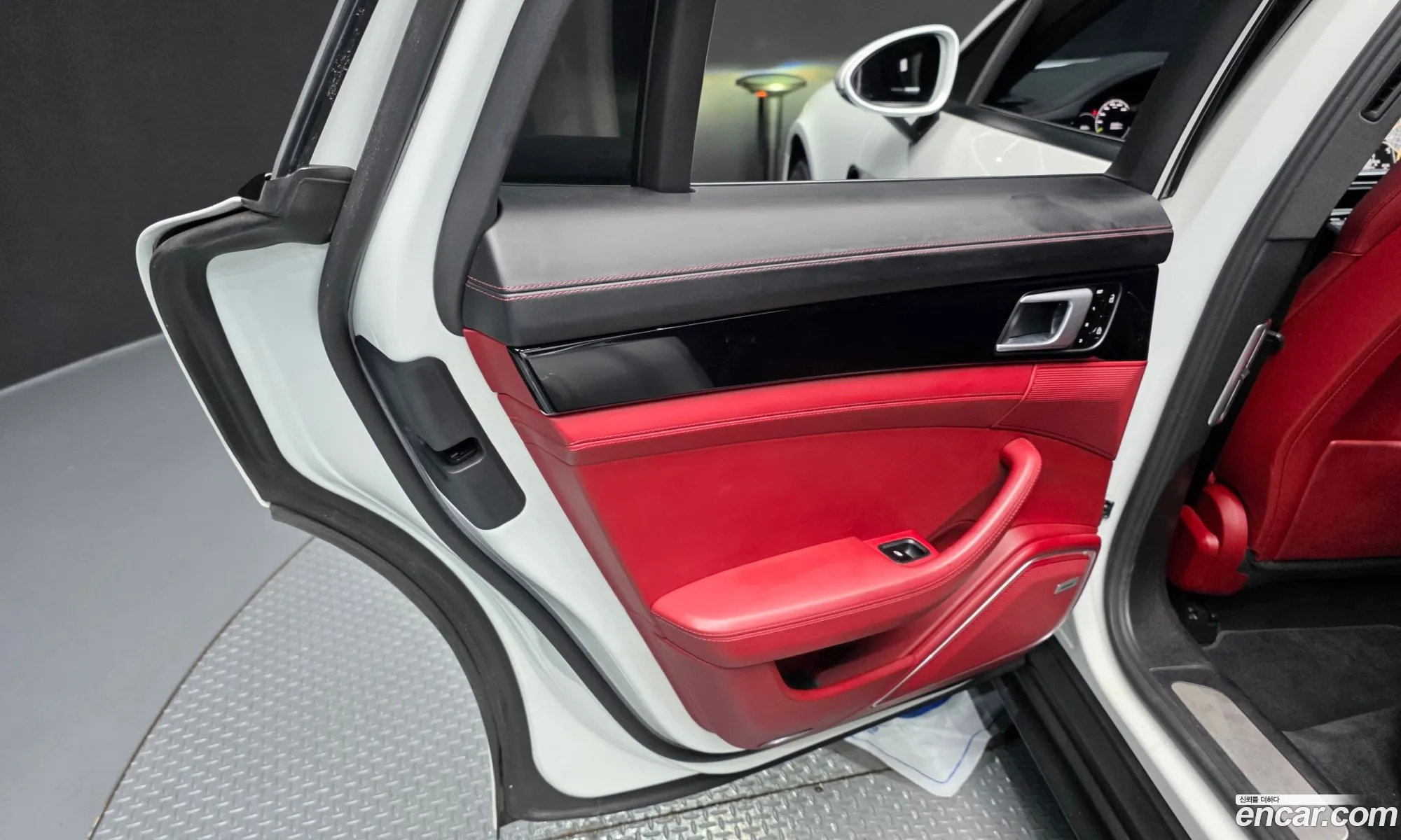 Porsche Panamera 2019 WP0AE2974KL123030 — 18