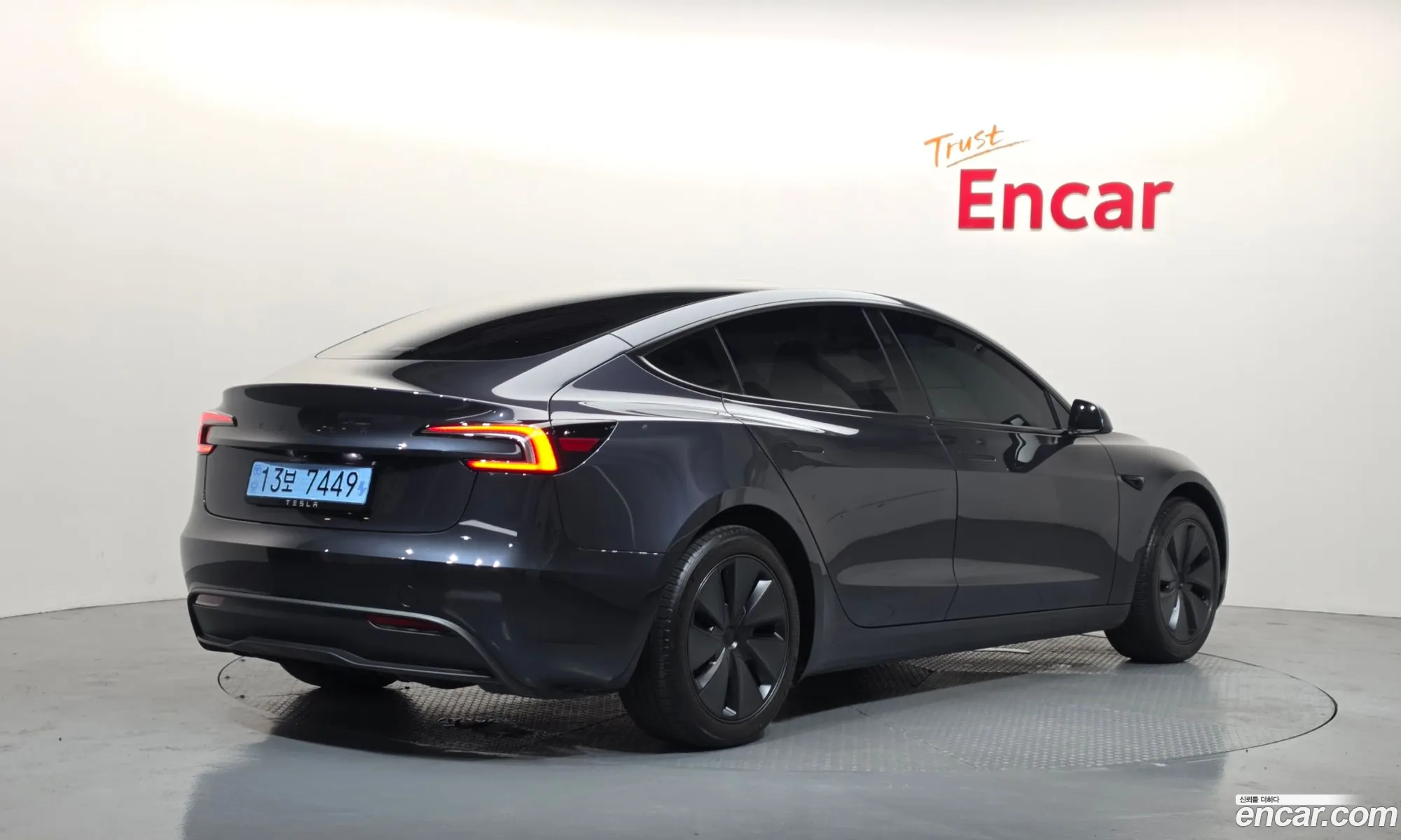Tesla Model 3 2026 — 21